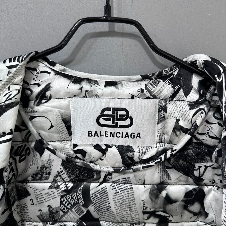 Balenciaga Balenciaga size 36 Newspaper printed silk cotton-padded ja Size US XS / EU 42 / 0 - 4 Thumbnail