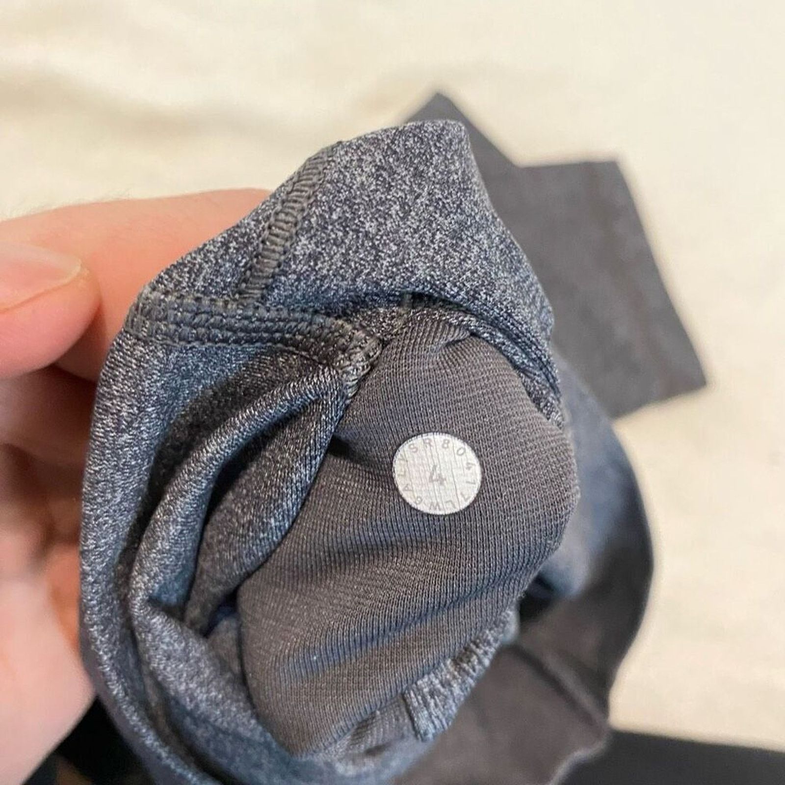 Lululemon Lululemon Gray Cropped Workout Leggings | Sz 4 Size 27" / US 4 / IT 40 - 5 Thumbnail