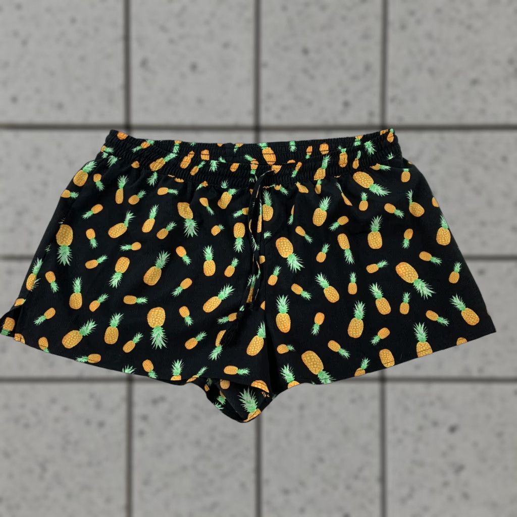 Vintage VINTAGE City Streets Shorts Pineapple Print Tie Waist Black Size L Women Paperbag Shorties Beach Casual 90s? Size 28" / US 6 / IT 42 - 1 Thumbnail