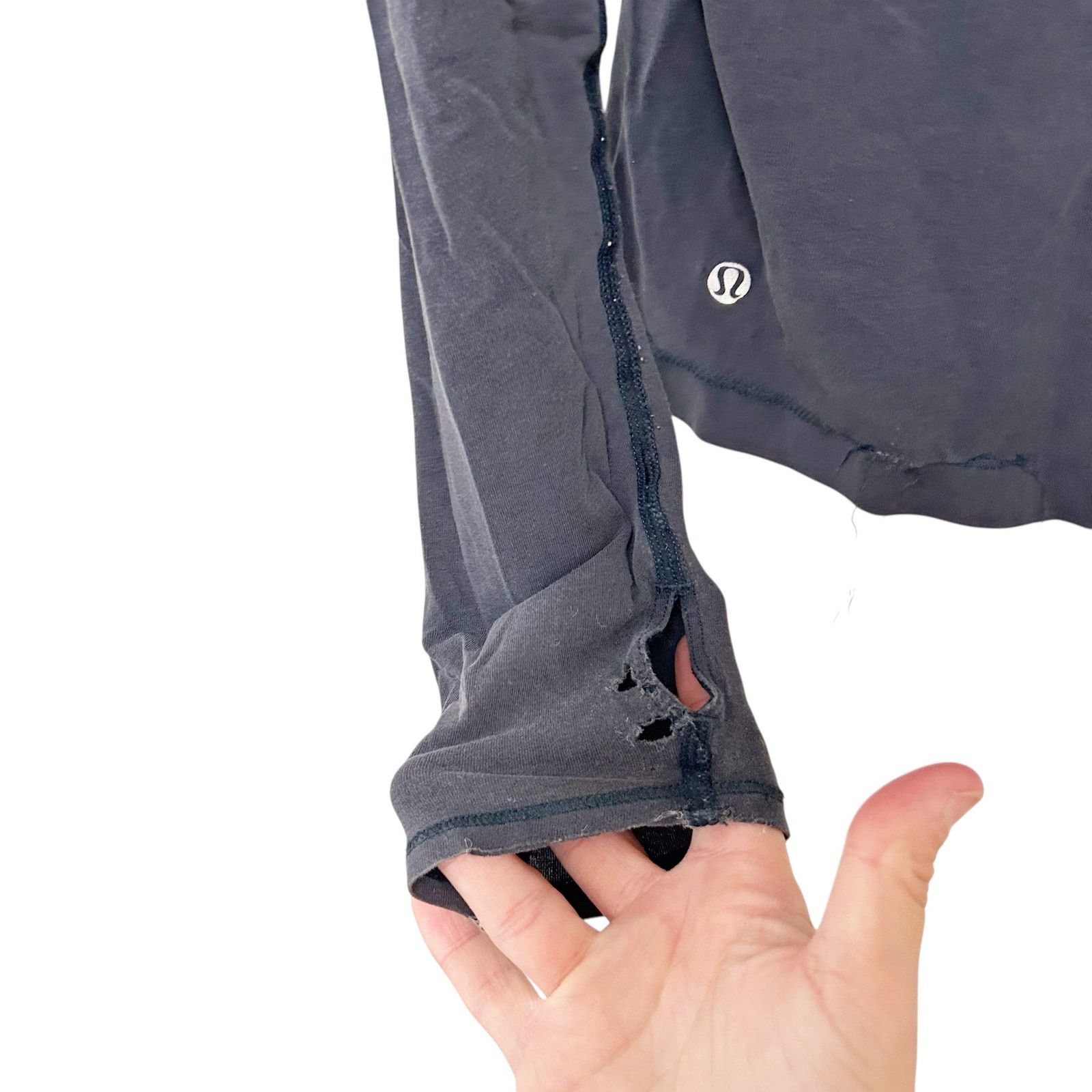 Lululemon Lululemon Lot of 6 Long Sleeve Shirts Sz M FLAWS Size M / US 6-8 / IT 42-44 - 14 Thumbnail