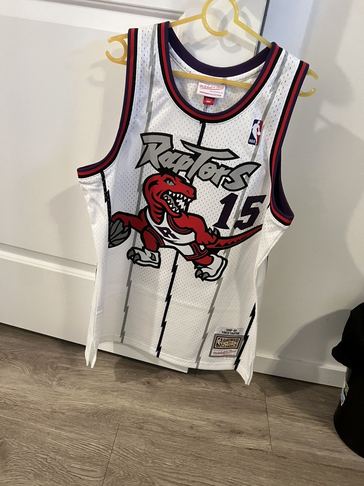 NBA Vintage Toronto Raptors Jersey - Vince Carter - 1998-99 Size US M / EU 48-50 / 2 - 1 Thumbnail