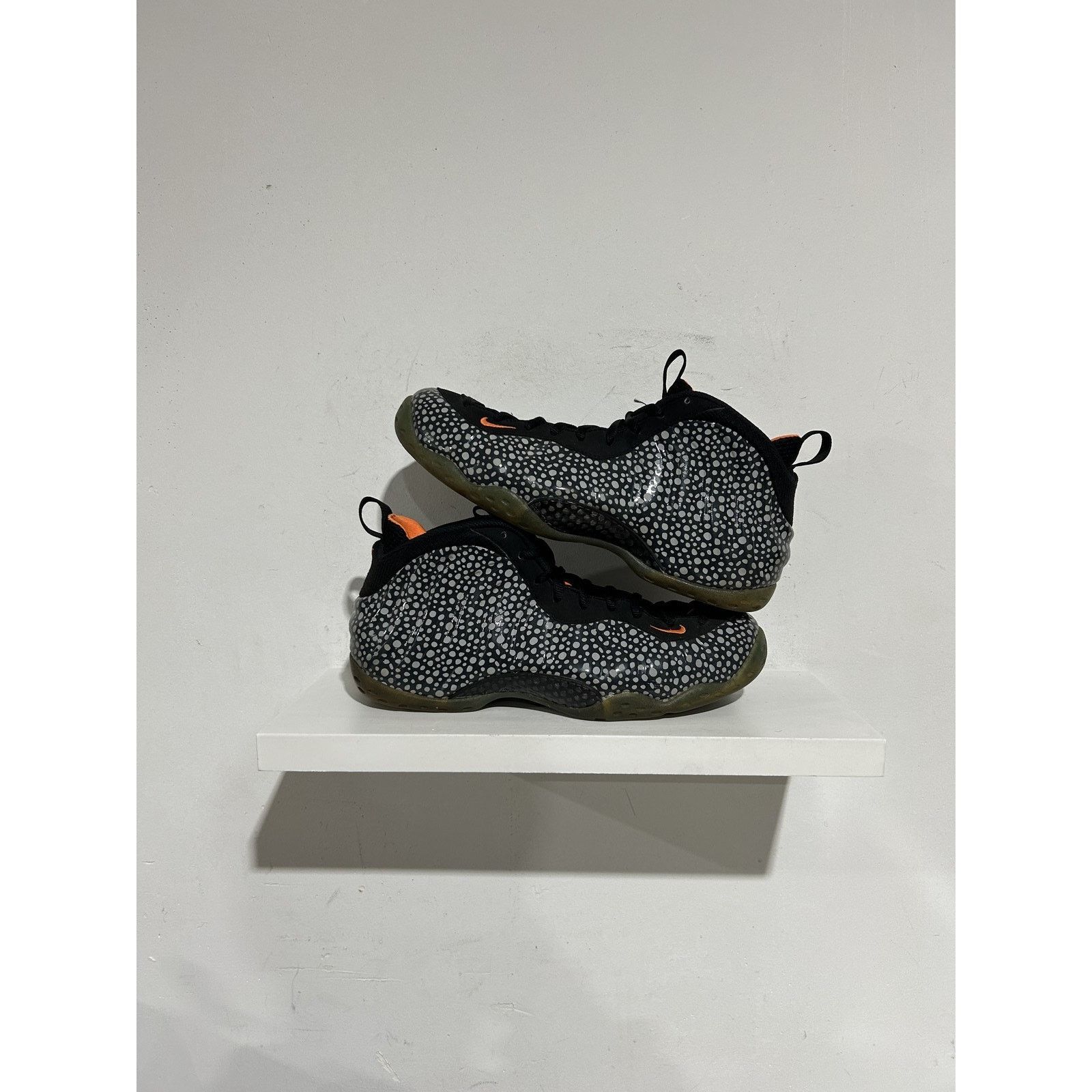 Nike NIKE AIR FOAMPOSITE SAFARI SIZE 10.5 PREOWNED Size US 10.5 / EU 43-44 - 1 Thumbnail