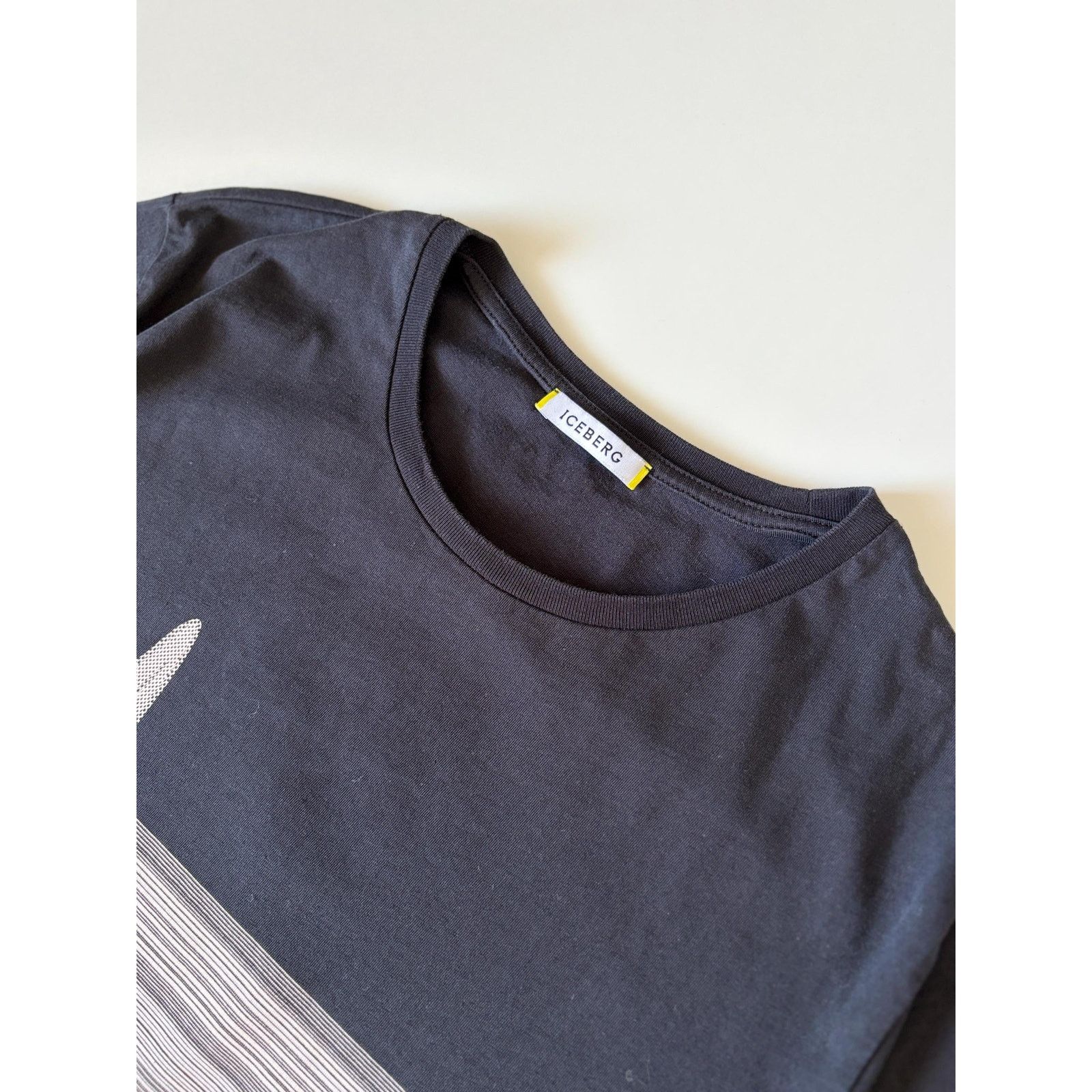 Iceberg Vintage Iceberg Bugs Bunny Looney Tunes Graphic Tee Size US L / EU 52-54 / 3 - 4 Thumbnail