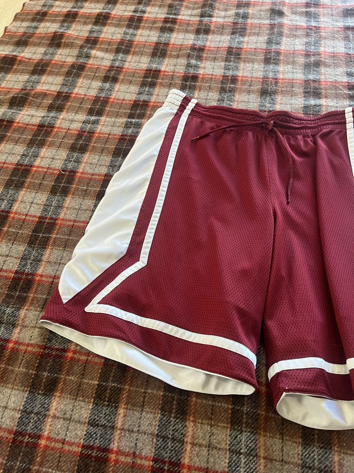 Nike Vintage 2000’s Y2K Nike Reversible Basketball Shorts mens 34 Size US 34 / EU 50 - 7 Thumbnail
