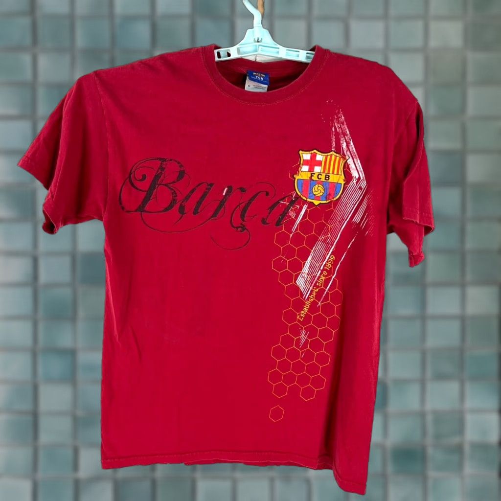 Vintage FCB Barca Soccer Shirt Adult Large Red Logo Tee Mens Regular Fit Shirt Size US L / EU 52-54 / 3 - 1 Thumbnail