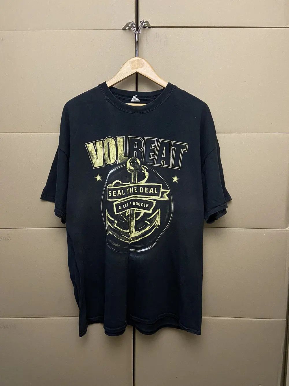 Band Tees RARE VINTAGE VOLBEAT T SHIRT BIG LOGO BAND TEE ROCK 90S Y2K Size US XXL / EU 58 / 5 - 1 Thumbnail