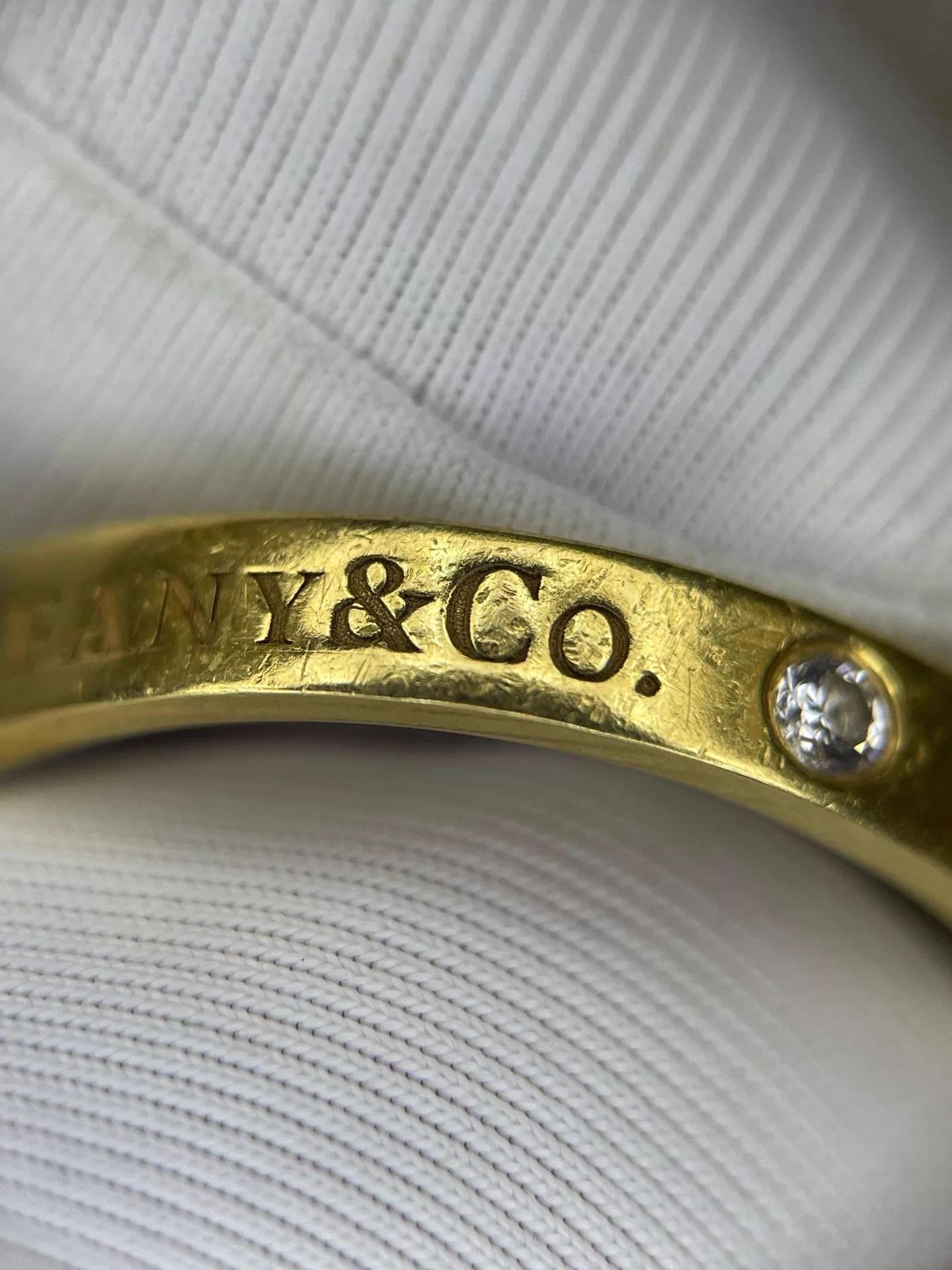 Tiffany & Co. Tiffany Gold Narrow 3-Diamond Initial Ring 49 No Accs Size ONE SIZE - 4 Thumbnail