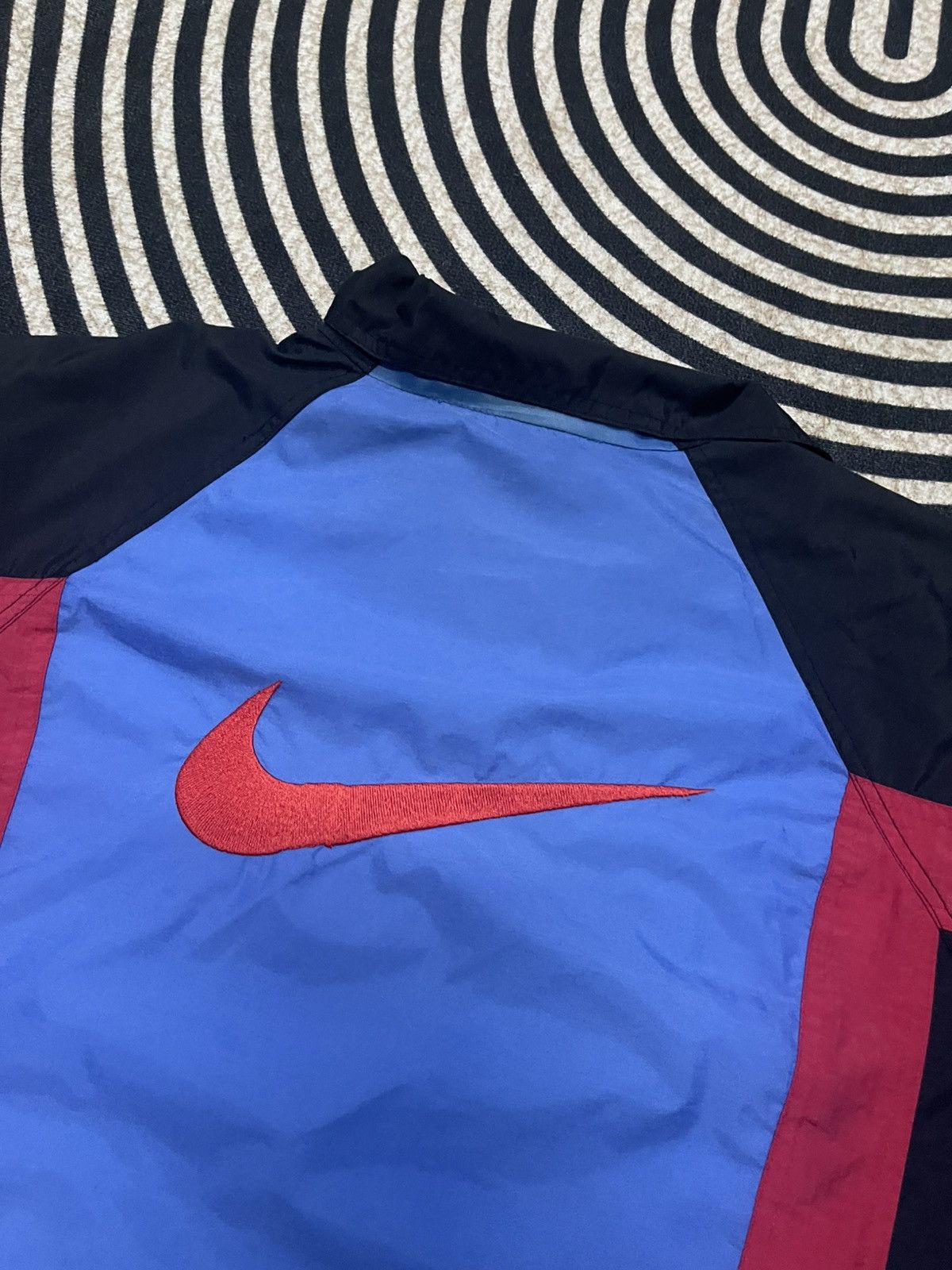 Nike 90s NIKE BIG SWOOSH COLOUR BLOCK WINDBREAKER Size US L / EU 52-54 / 3 - 21 Thumbnail
