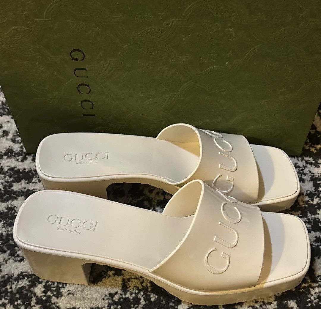 Gucci Gucci Rubber Logo Sandal Slipper size 39 Size US 9 / IT 39 - 4 Thumbnail