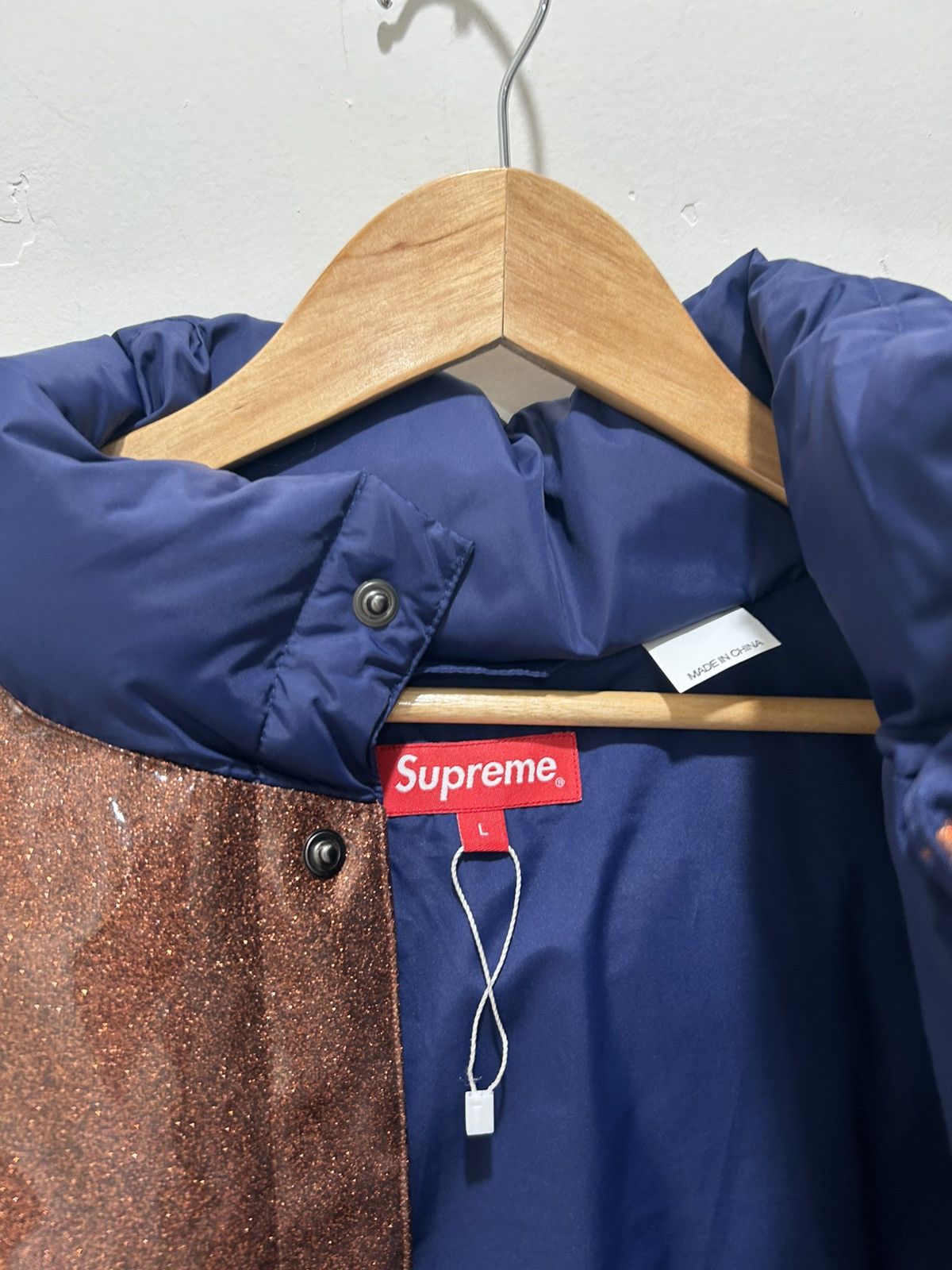 Supreme Supreme navy glitter puffer Size US L / EU 52-54 / 3 - 3 Thumbnail