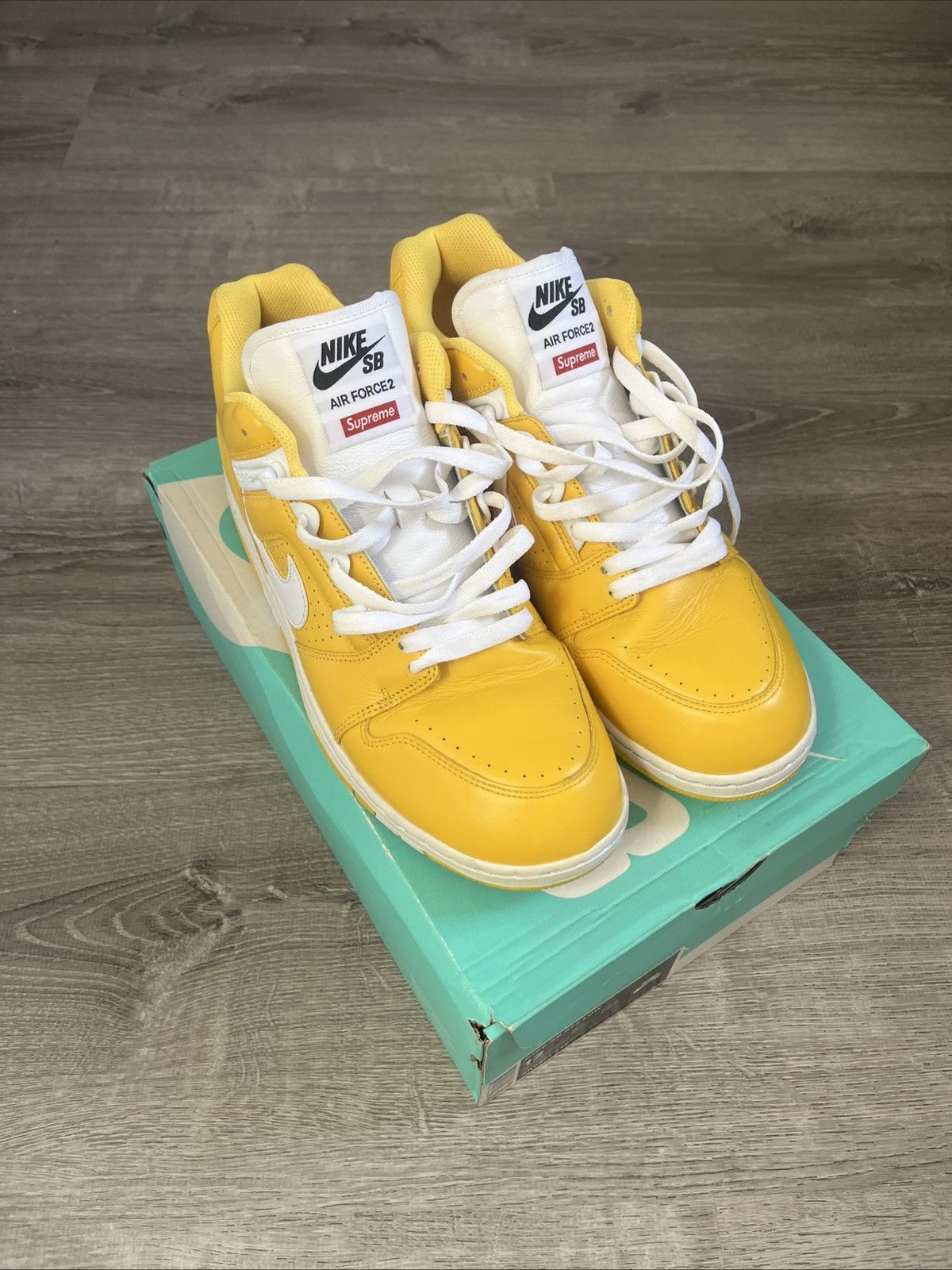 Nike × Supreme Nike Supreme Air Force 2 Yellow Size US 12 / EU 45 - 2 Thumbnail