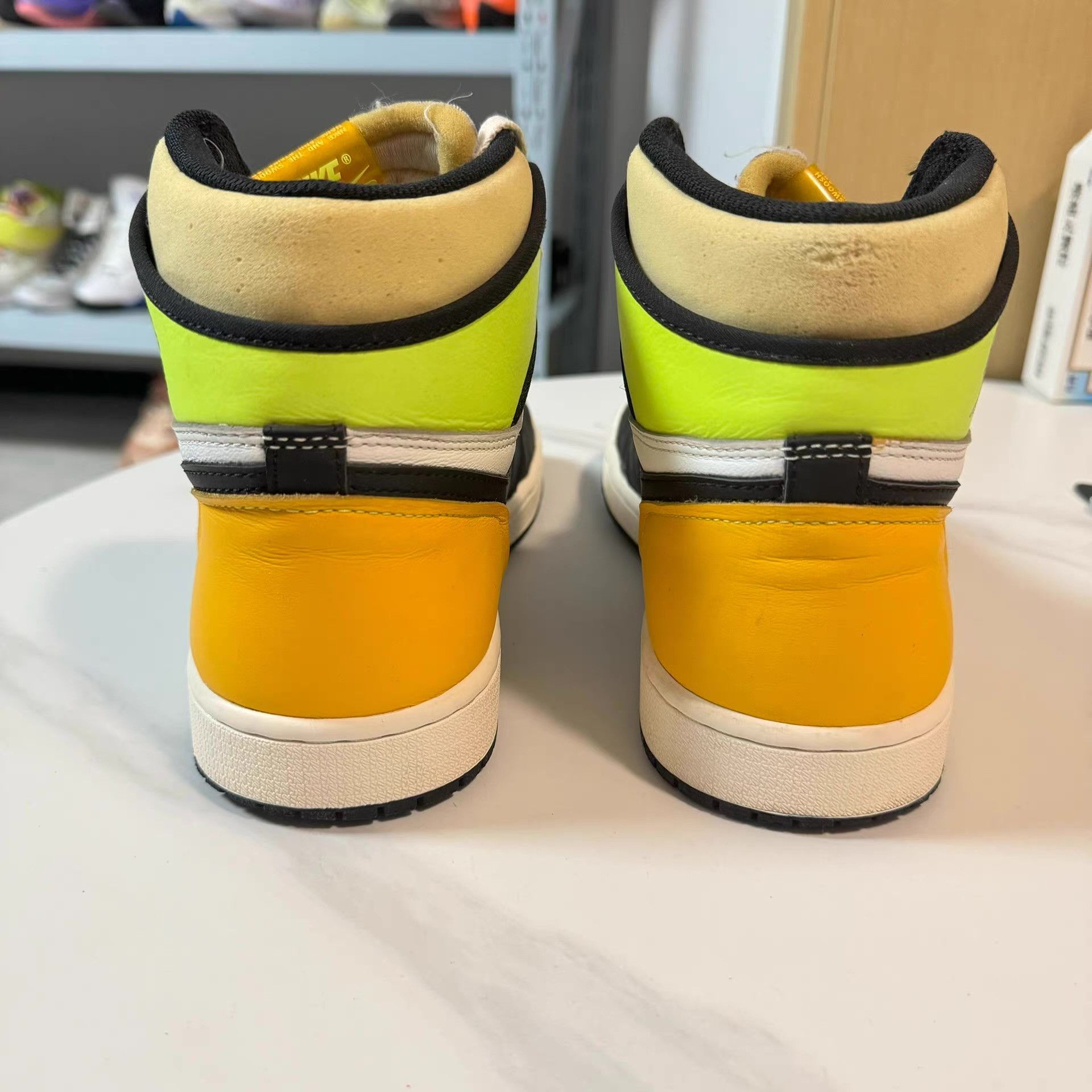 Nike Air Jordan 1 High, retro and stylish Q10 Size US 11 / EU 44 - 3 Thumbnail