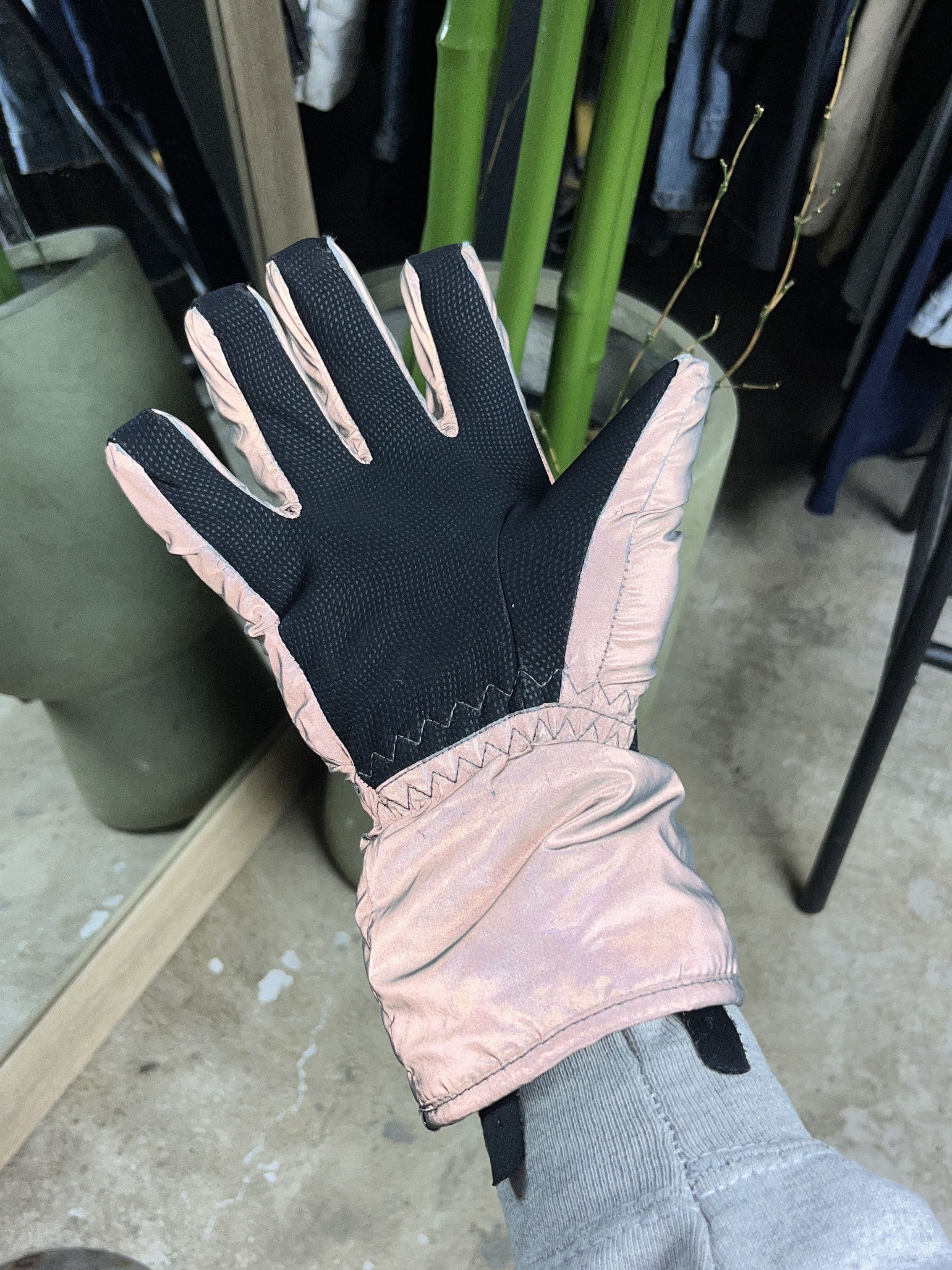 Other GREY THINSULATE QUILTED SKI GLOVES - № 4521 Size ONE SIZE - 7 Thumbnail