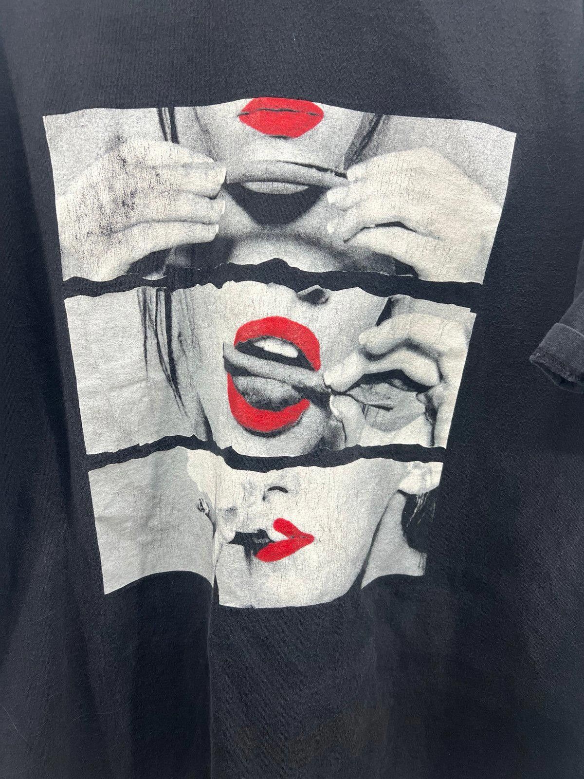 Designer Artistic Black Graphic Tee with Red Lip Motif Size US XXL / EU 58 / 5 - 2 Thumbnail