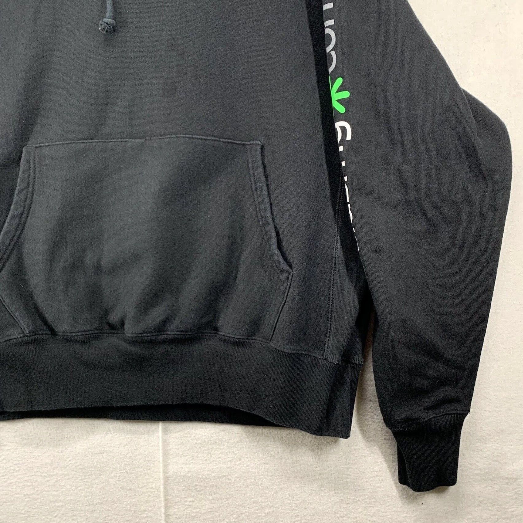Champion VINTAGE Champion Reverse Weave Hoodie Men Large Black USA 90s Graphic Pullover Size US L / EU 52-54 / 3 - 3 Thumbnail