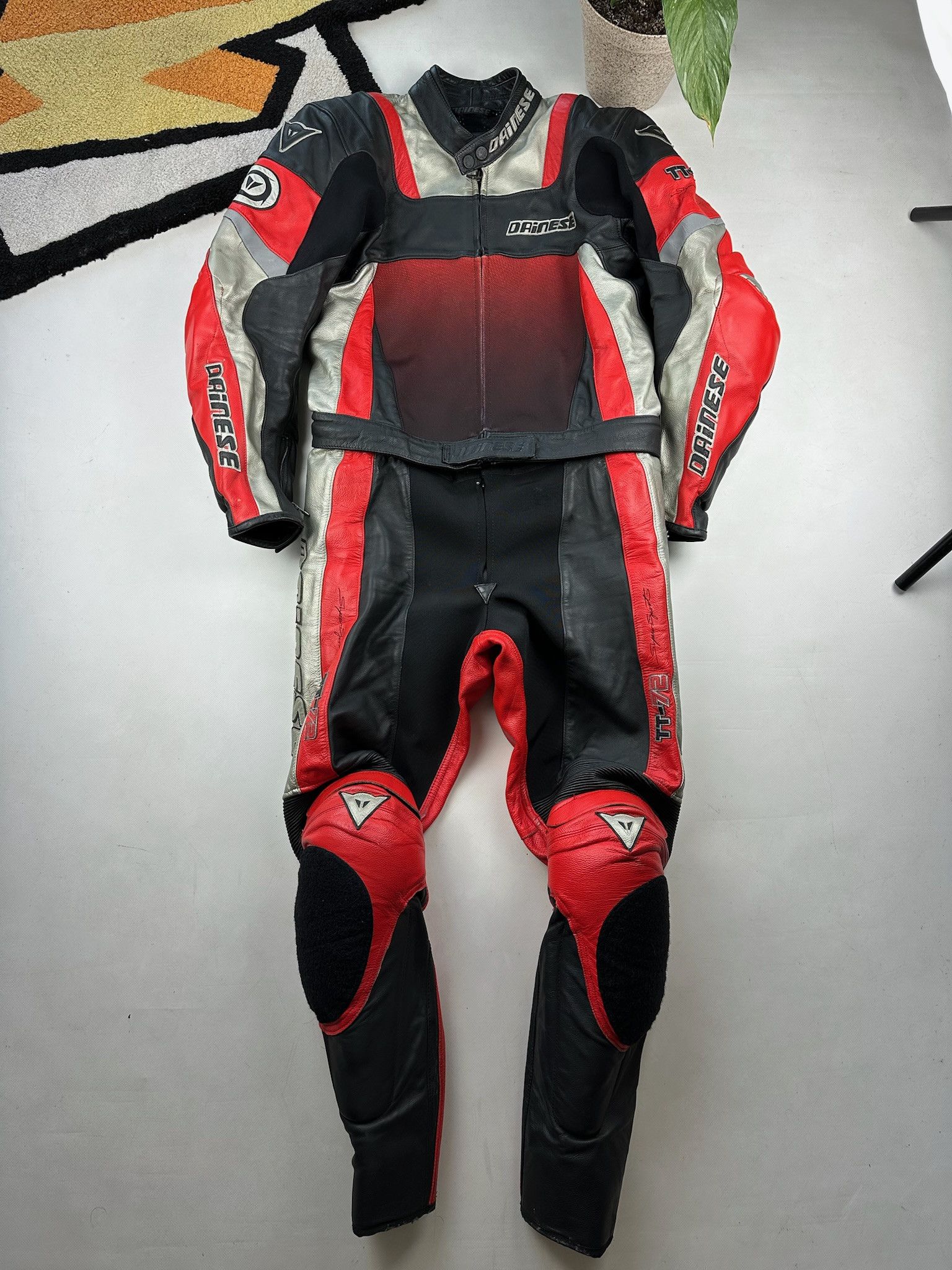 Dainese Dainese Leather Suit Superbike Jacket & Pants Size US L / EU 52-54 / 3 - 1 Thumbnail
