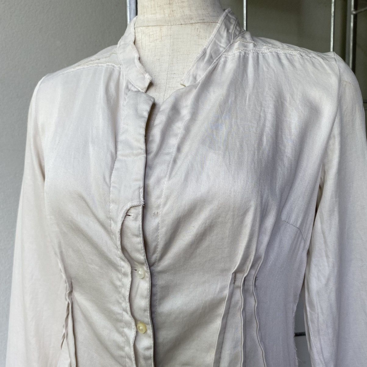 Marithe + Francois Girbaud MARITHE + FRANÇOIS GIRBAUE Grey V-Neck Button-Up Shirt Size S / US 4 / IT 40 - 6 Thumbnail