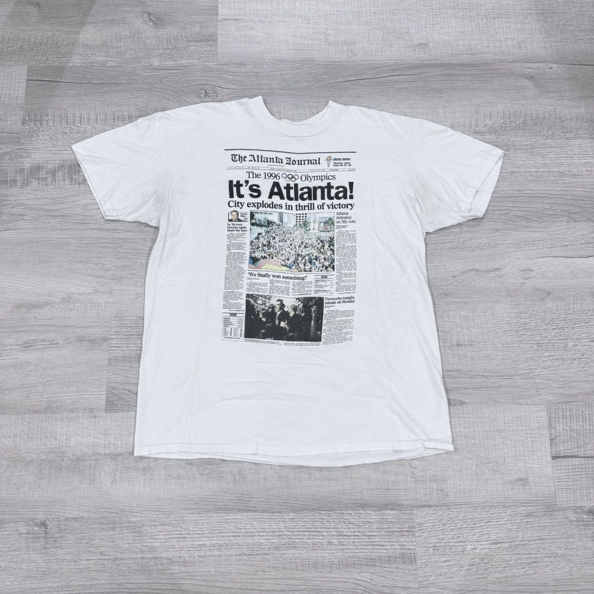Vintage 1990s ATL Olympic Newspaper Tee Size US XL / EU 56 / 4 - 1 Thumbnail