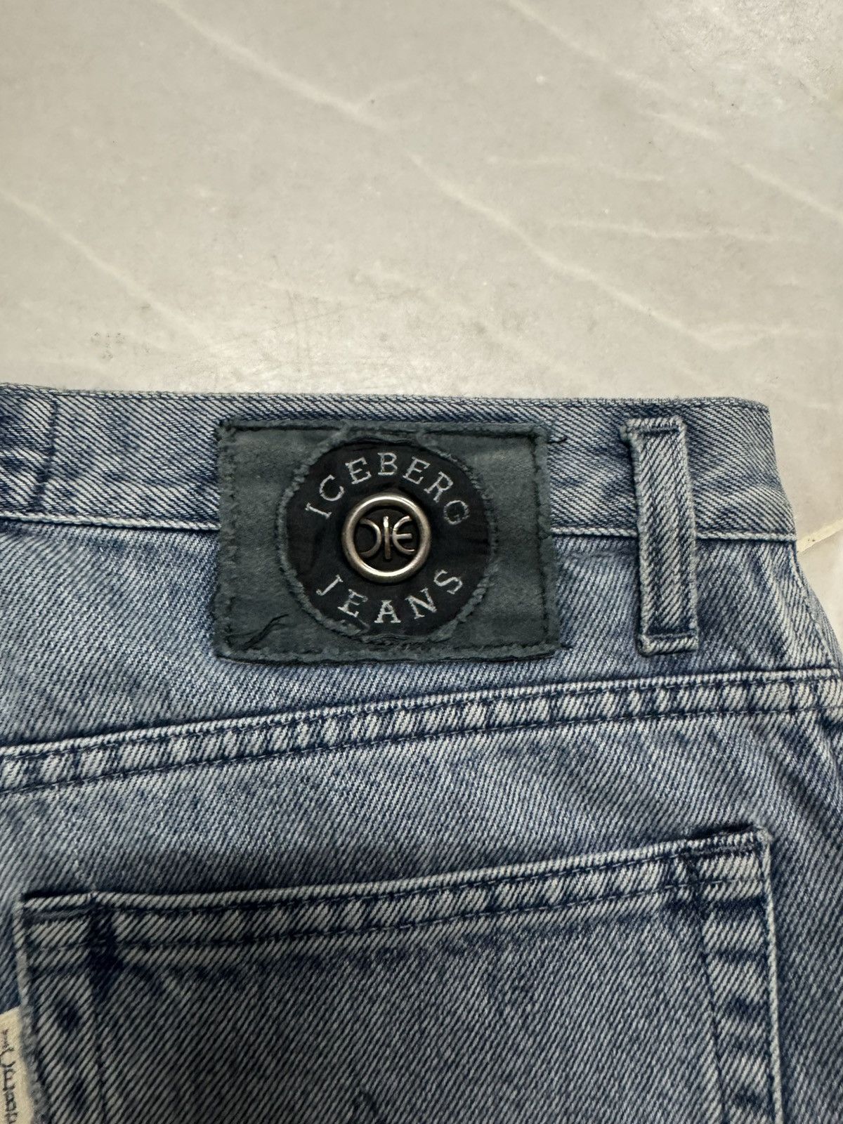 Iceberg 💥BAGGY💥90s WIDE ICEBERG MADE ITALY GRUNGE WASHED JEANS Size US 29 - 18 Thumbnail