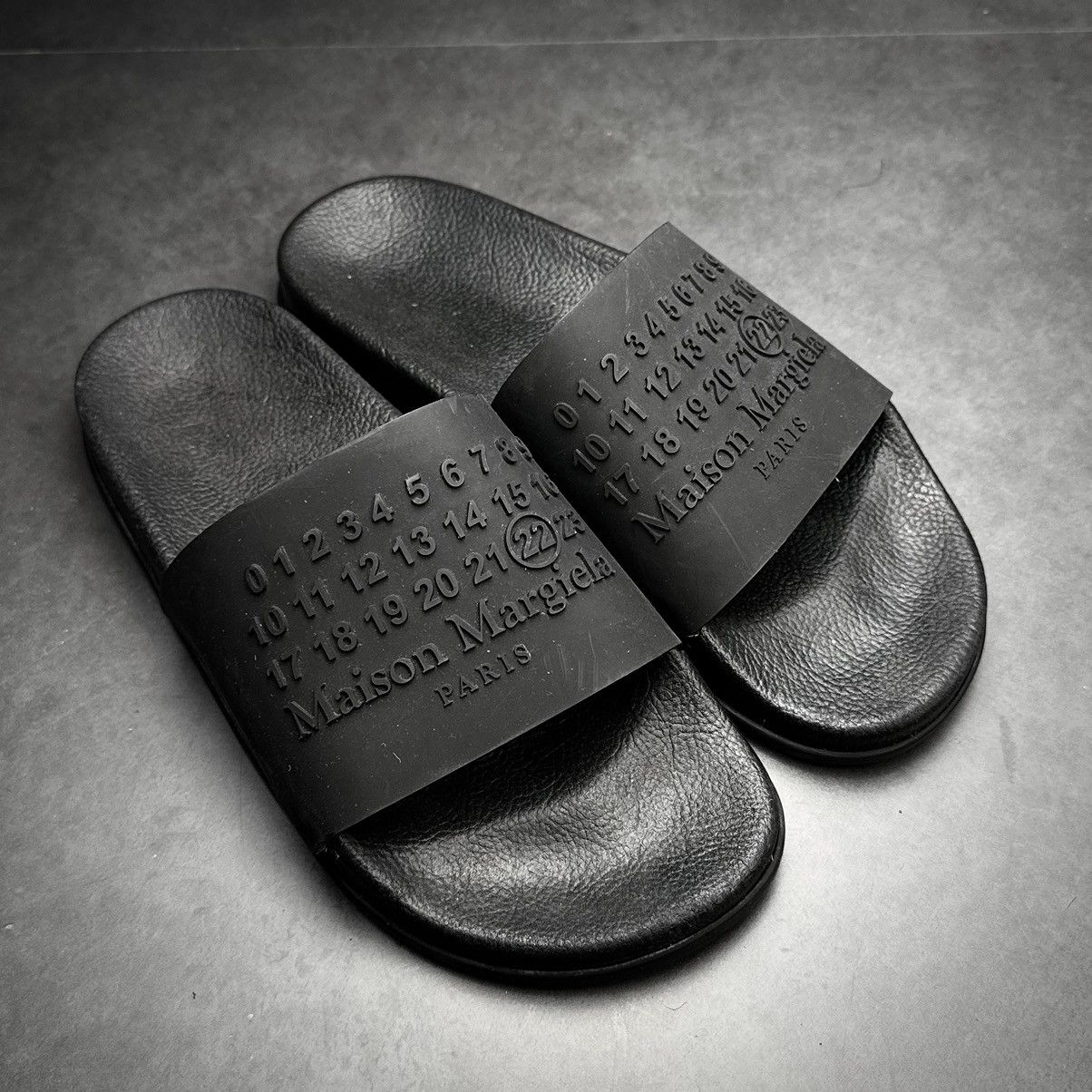 サンダル MAISON MARGIELA GRECIAN SLIDERS Maison Margiela Grecian Sliders in Blue for Men | Lyst