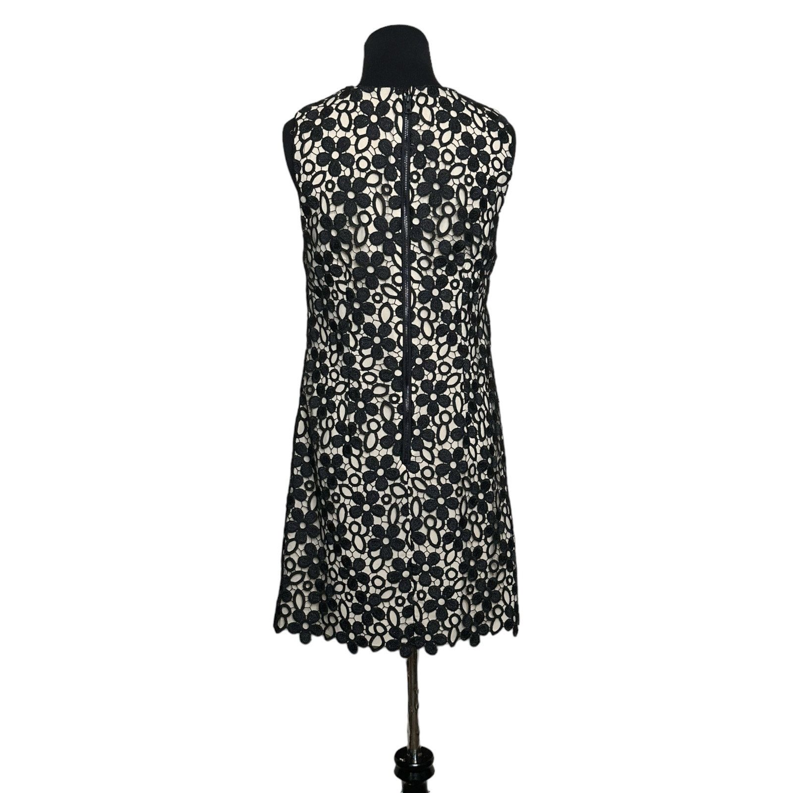 Alice + Olivia Alice + Olivia Clyde floral lace sheath mini dress size 4 Size S / US 4 / IT 40 - 19 Thumbnail