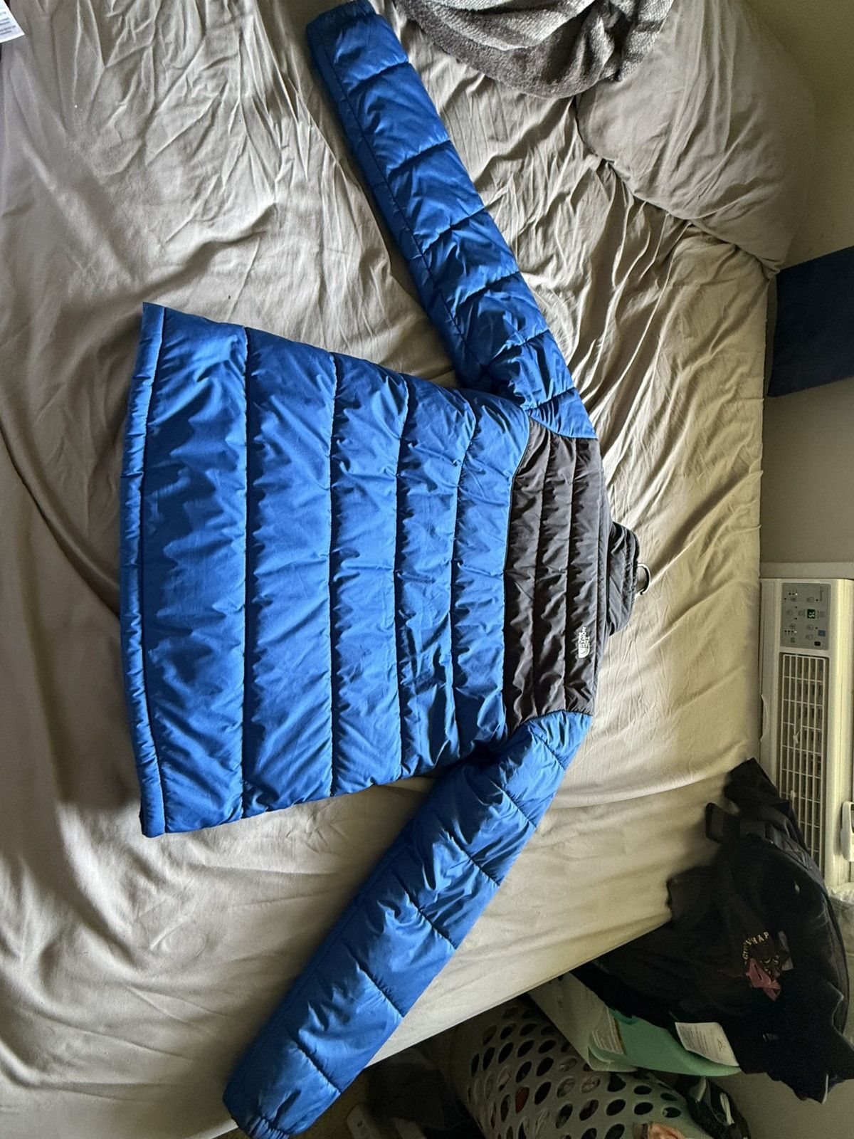 The North Face North Face Boys 18/20 XL Blue and Black Jacket Size US XL / EU 56 / 4 - 2 Thumbnail