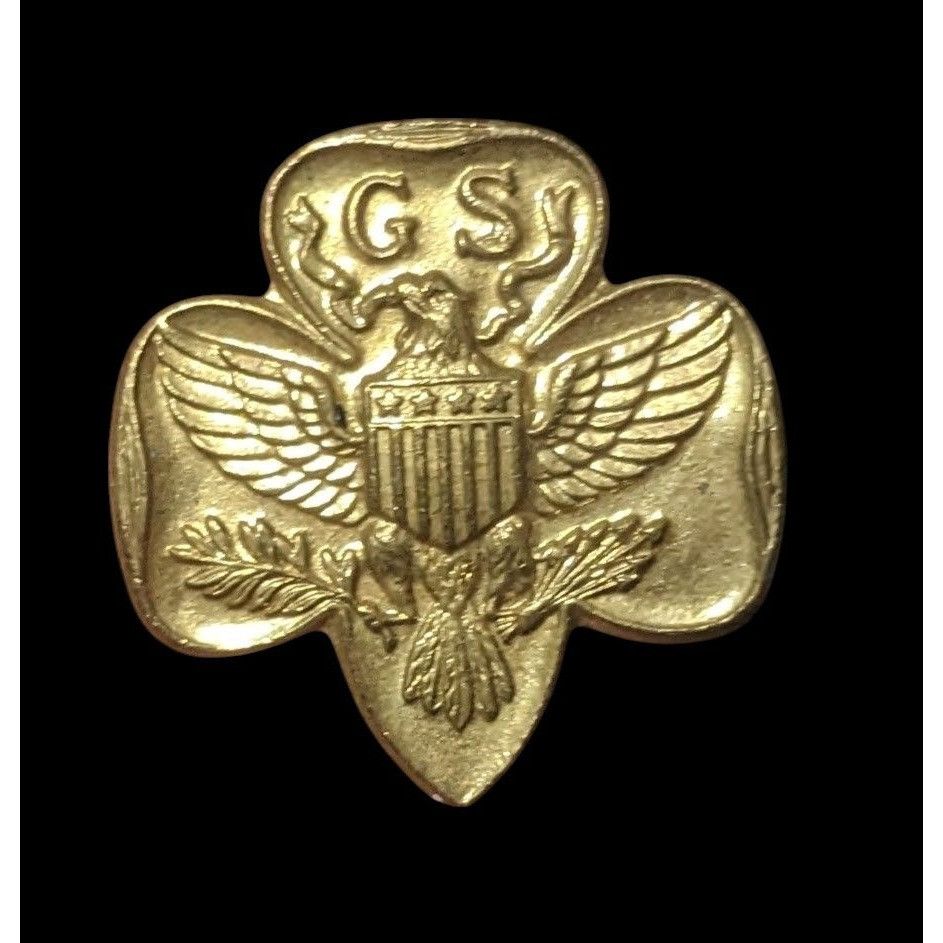Other Vintage Gold Tone Girl Scouts Embossed Brooch Size ONE SIZE - 1 Thumbnail