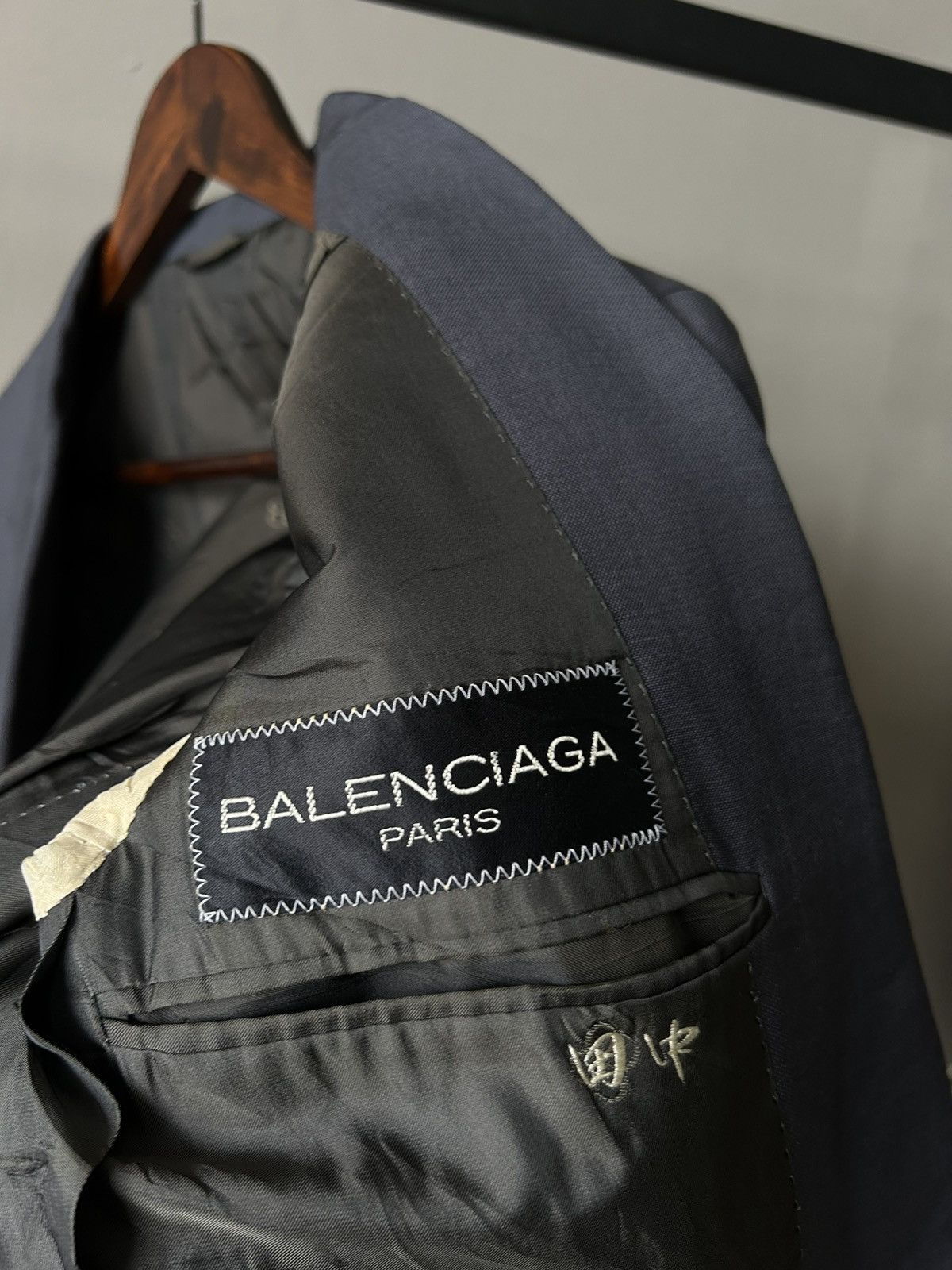 Balenciaga Balenciaga Iconic Button Logo Blazer Size 38R - 10 Thumbnail