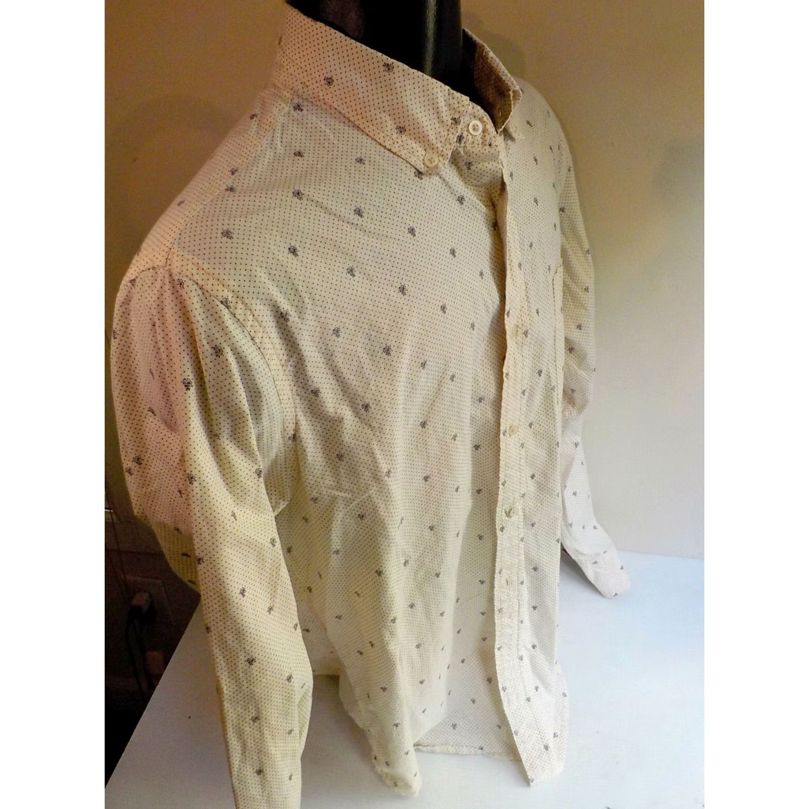 Vintage THE VIRGIN POETS SOCIETY LS Button Down Shirt-Dotted/Floral Ivory/Navy XL Mens Cotton Long Sleeve Casual Old/Good Condition Size US XL / EU 56 / 4 - 3 Thumbnail