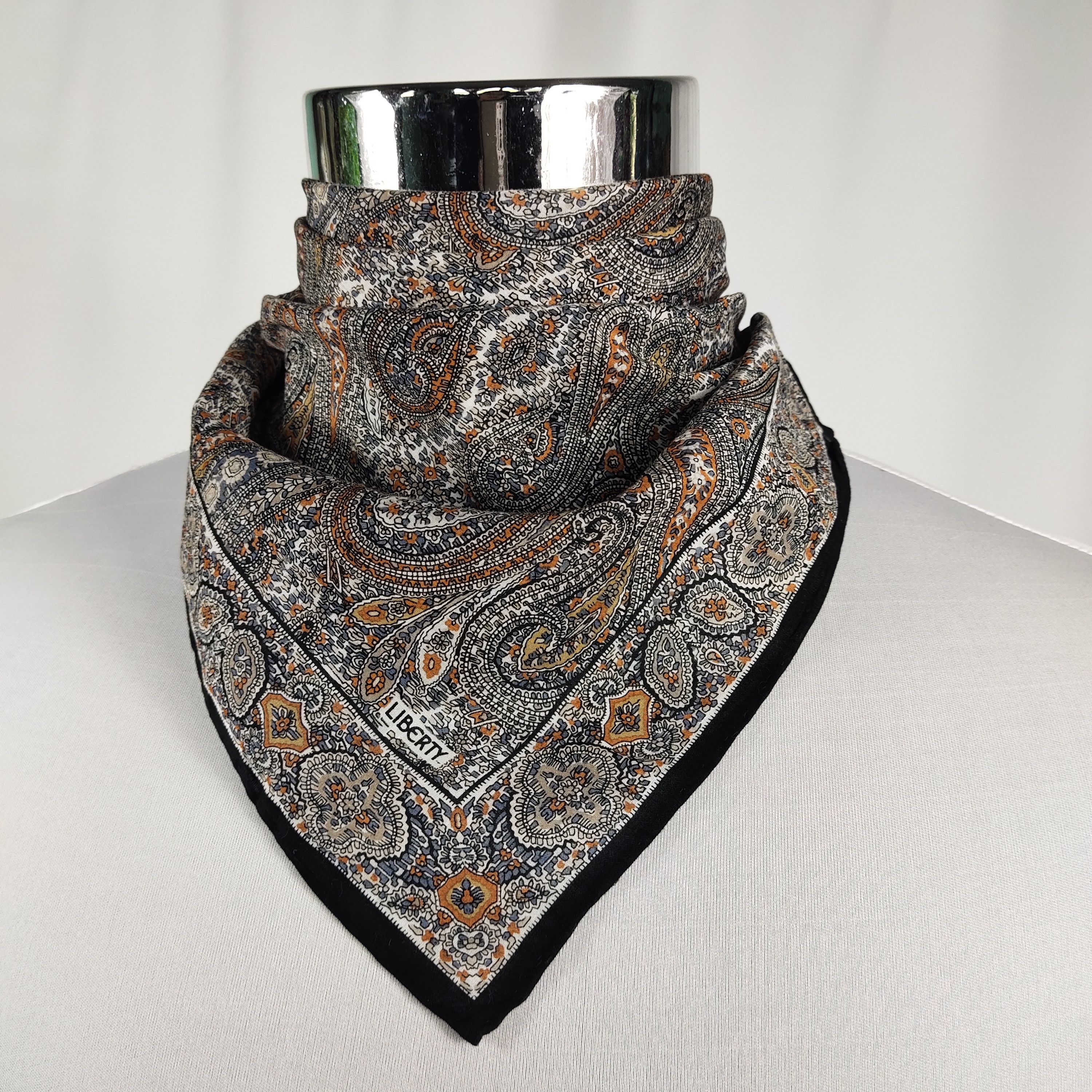 Liberty × Vintage Liberty Handkerchief / Neckerchief / Bandana FZ345 Size ONE SIZE - 1 Thumbnail