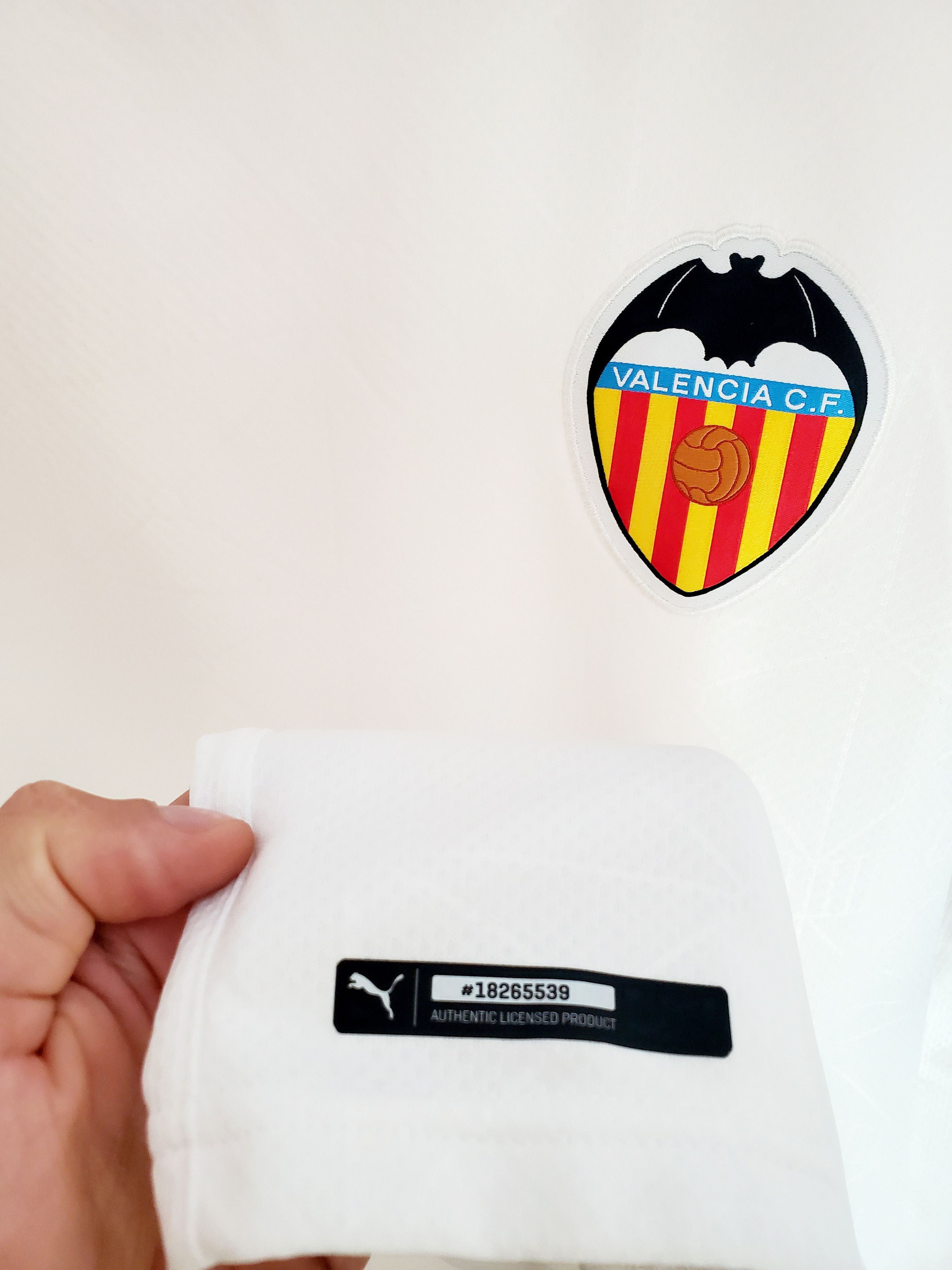 Puma VALENCIA 2020/2021 SOCCER JERSEY PUMA HOME ORIGINAL Xl Size US XL / EU 56 / 4 - 4 Thumbnail