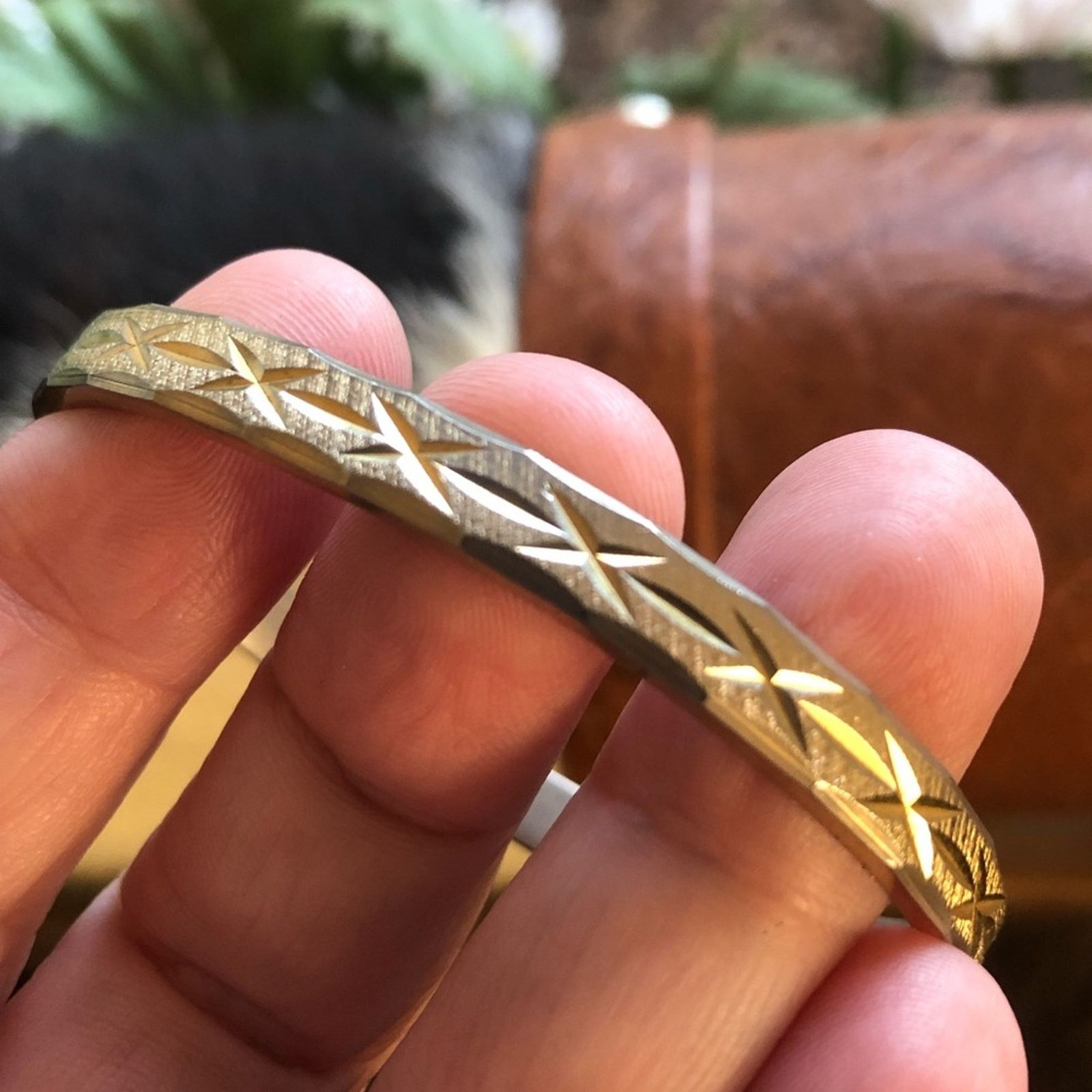 Vintage Vintage diamond cut design gold plated bracelet Size ONE SIZE - 4 Thumbnail