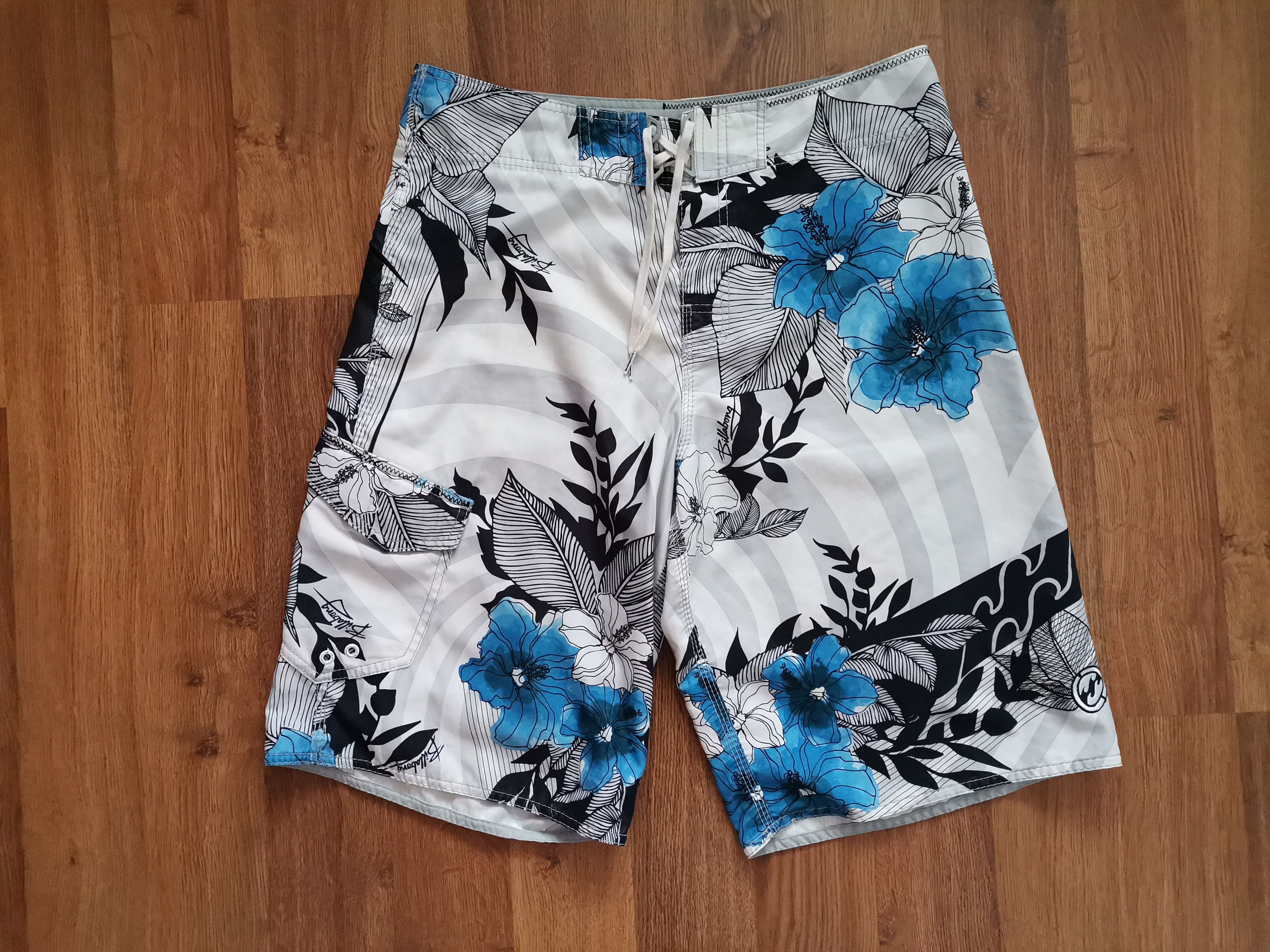 Billabong Billabong Floral Shorts Size US 33 - 1 Thumbnail