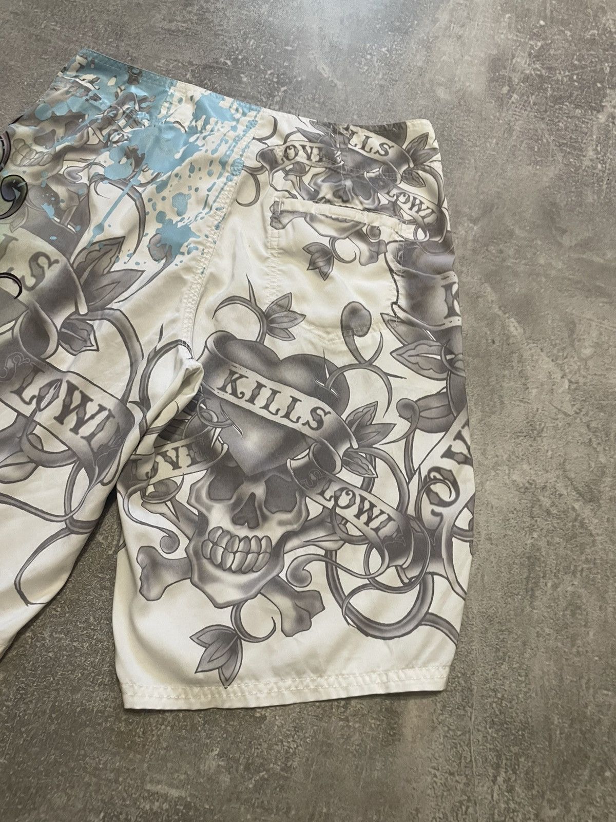 Ed Hardy × Vintage Vintage Ed Hardy Skulls Y2K Shorts Size US 32 / EU 48 - 15 Thumbnail