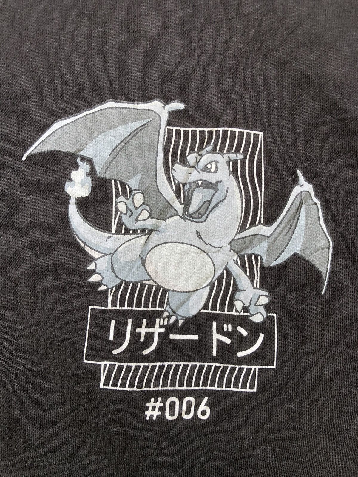 Anime × Japanese Brand × Vintage Vintage Y2K Pokemon Charizard Dracaufeu #006 Backhit Tshirt Size US L / EU 52-54 / 3 - 9 Thumbnail