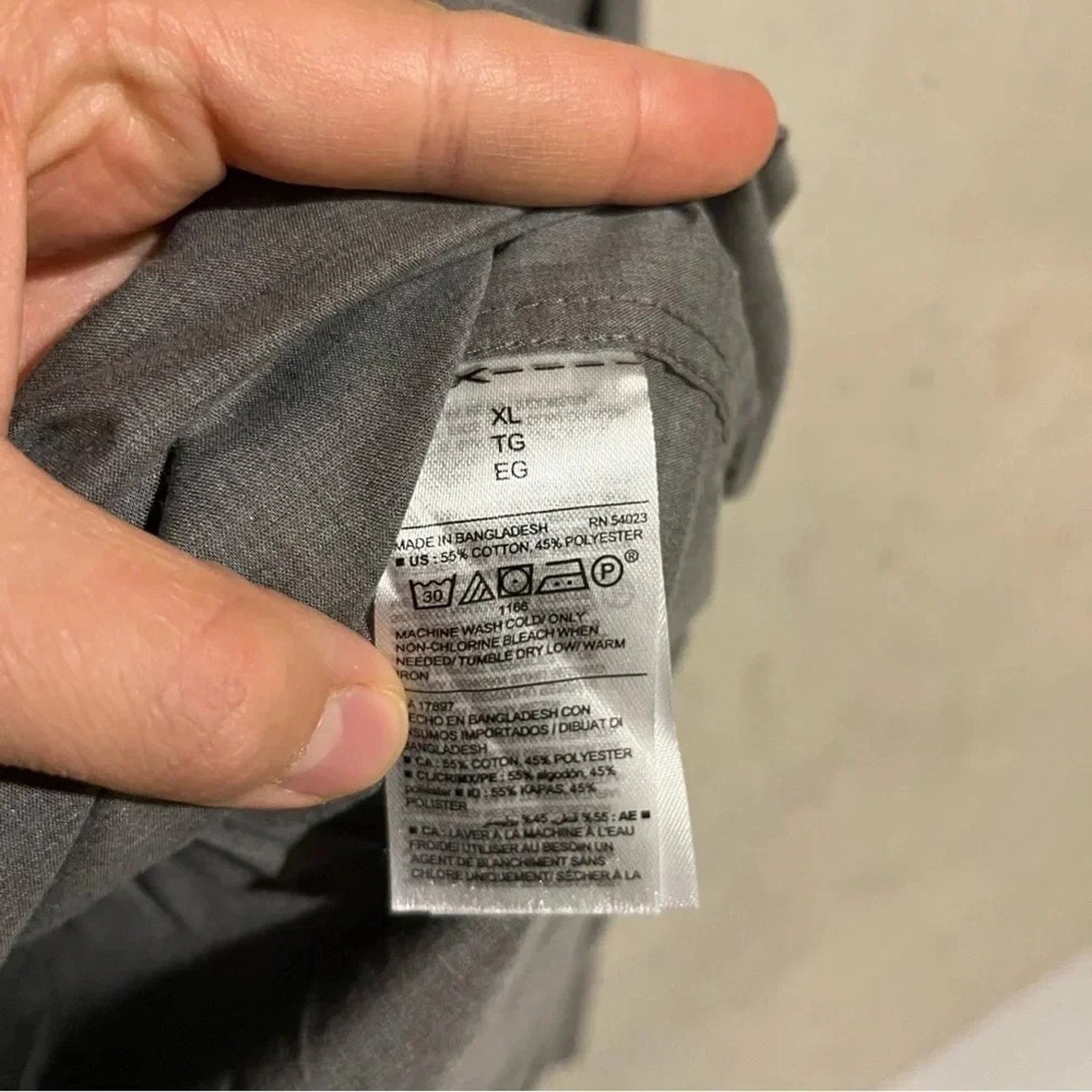Old Navy Old Navy NWT Signature Shirt XL Grey Long Sleeve Slim Fit Size US XL / EU 56 / 4 - 5 Thumbnail