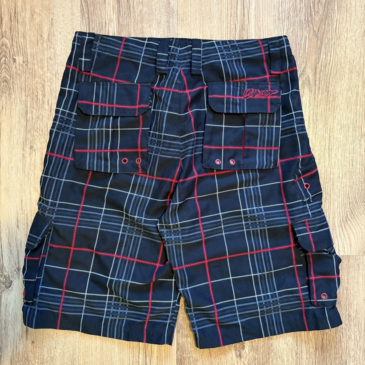 Other Y2K Surf Vintage Ripzone Cargo Short Black and Red Plaid Size US 34 / EU 50 - 1 Thumbnail