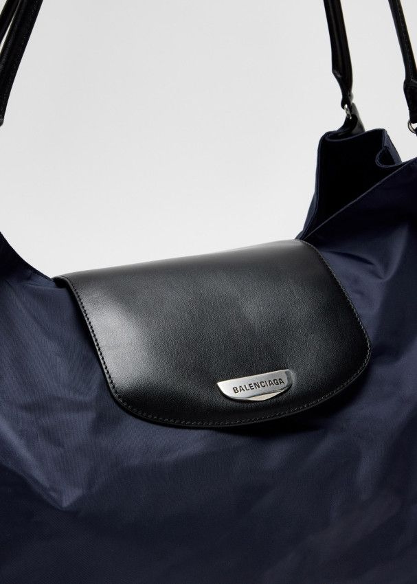 Balenciaga o1la1rc1a0325 Size: OS / Genève Large Hobo Bag in Navy Size ONE SIZE - 2 Thumbnail