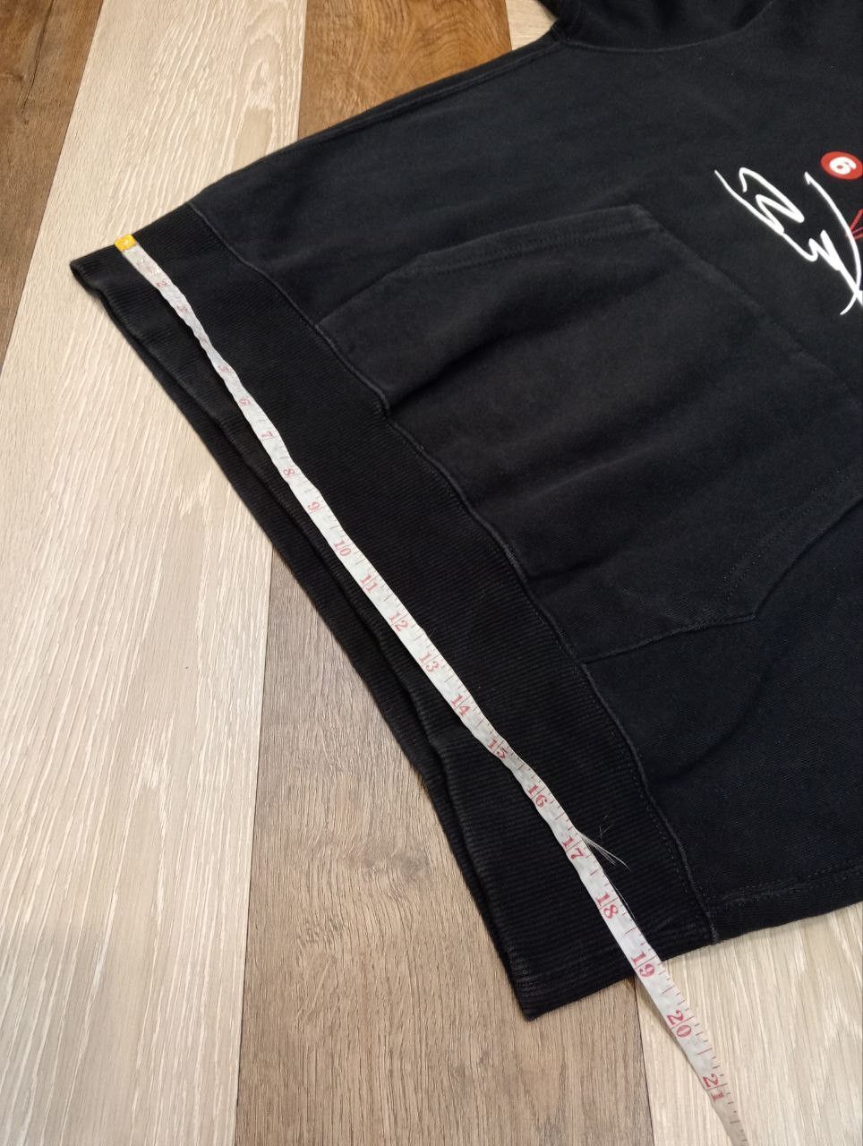 Futura × Uniqlo UNIQLO X FUTURA OVERSIZED HOODIE - SIZE L BLACK Size US L / EU 52-54 / 3 - 8 Thumbnail