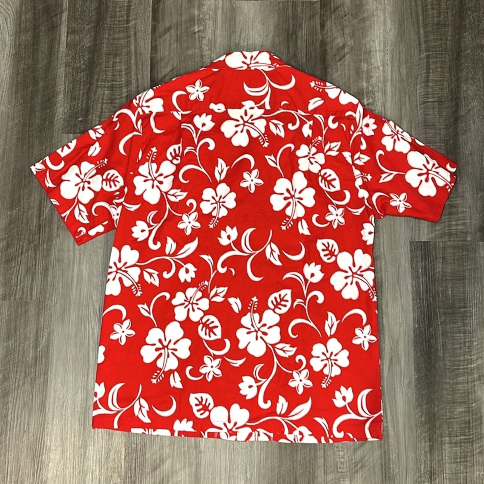 X-LARGE RJC Robert J. Clancey Hawaiian Floral Short Sleeve Button Down - Large Men Red White Gray Outline Floral Cotton 100% Shirt Mens L Size US 33 - 3 Thumbnail