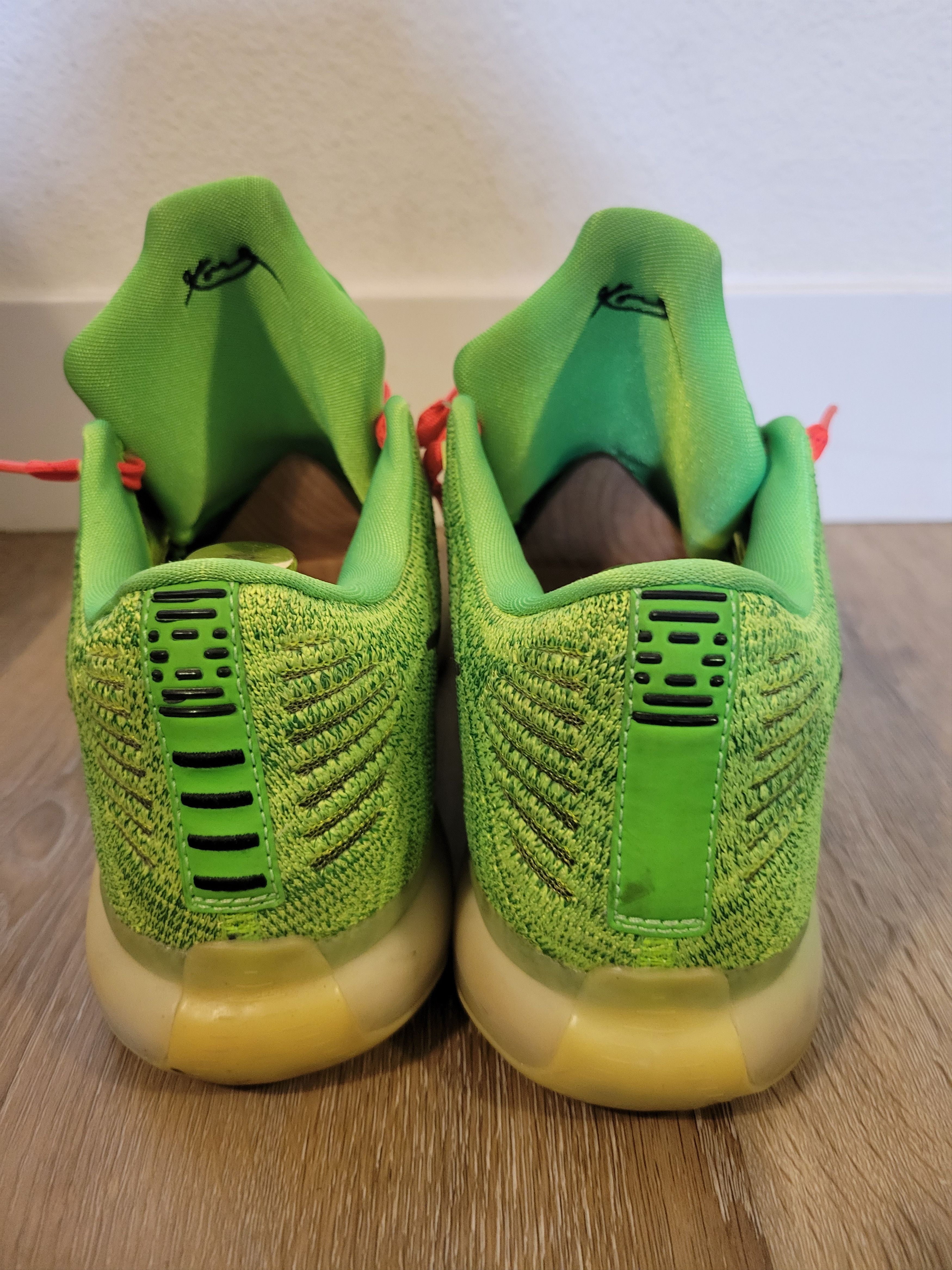 Nike Nike ID Kobe x "grinch" Size US 10 / EU 43 - 3 Thumbnail