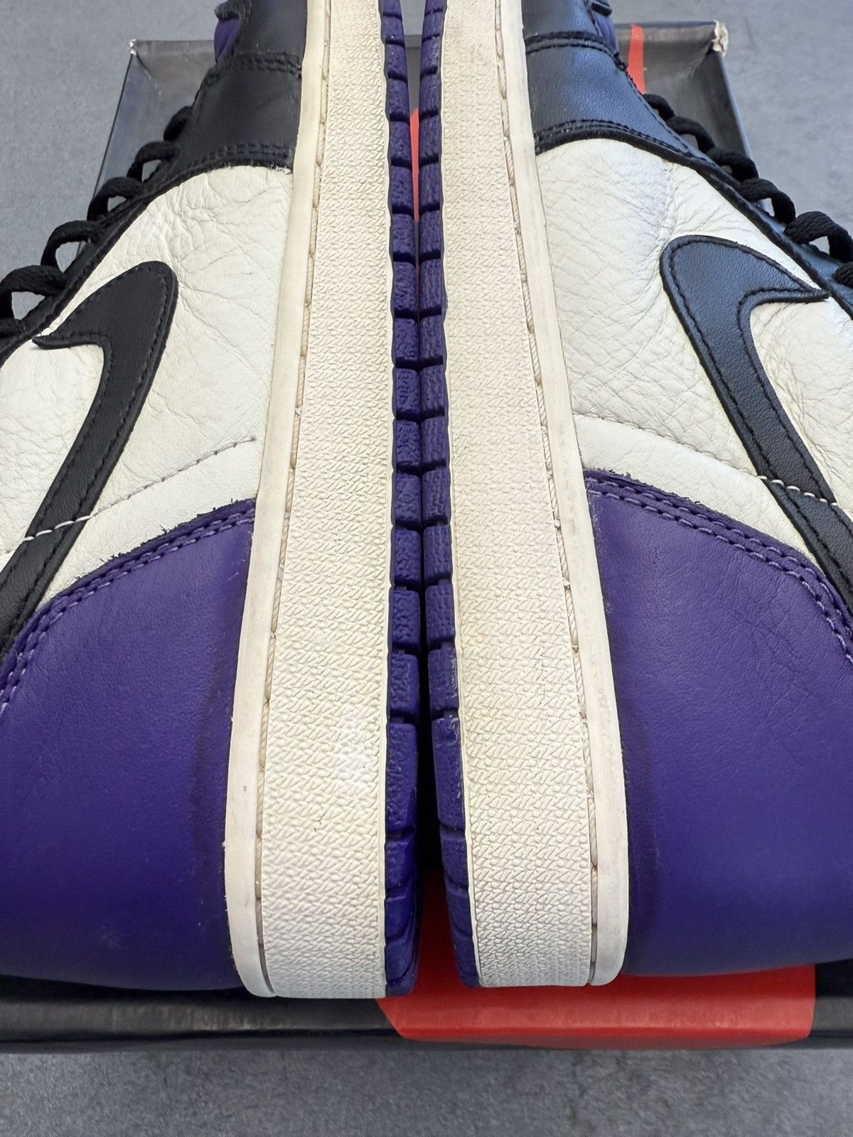 Jordan Brand 2018 Air Jordan 1 Retro High Court Purple Size US 10 / EU 43 - 4 Thumbnail