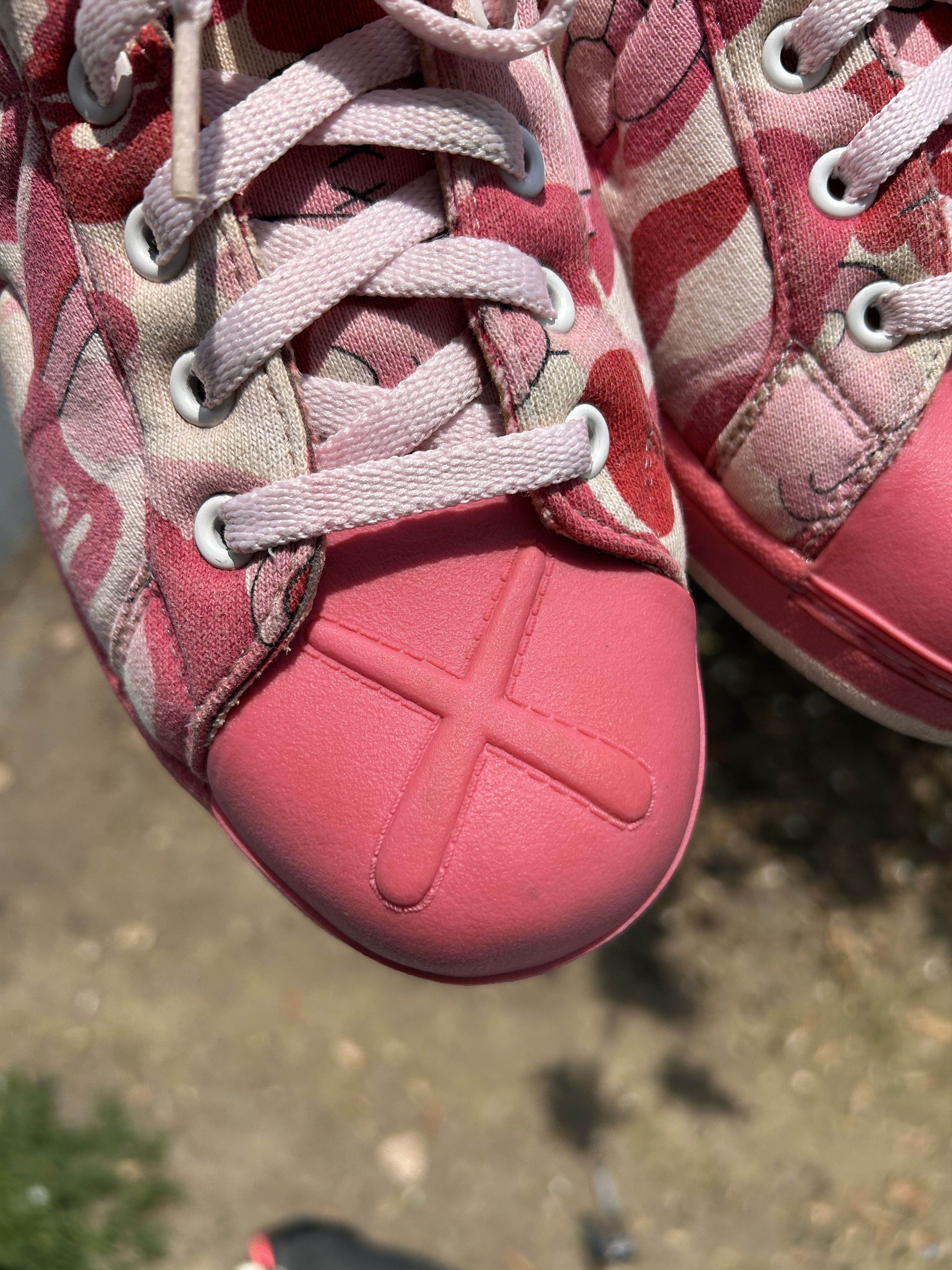 Bape × Kaws A Bathing Ape Skull Sta KAWS Pink Camo [11 US] Size US 11 / EU 44 - 7 Thumbnail