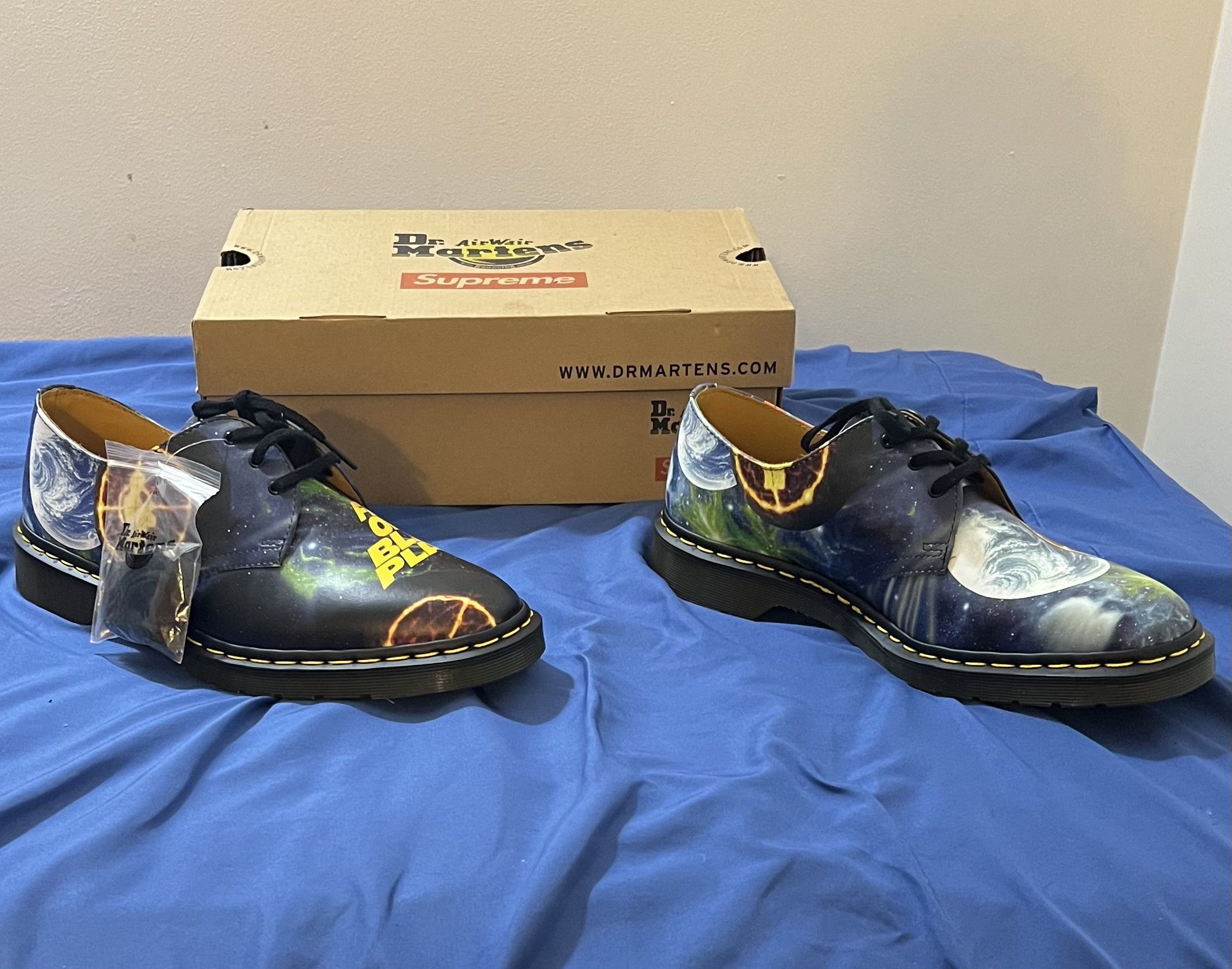 Dr. Martens × Supreme Dr. Martens Fear of a Black Planet Low-Top Oxford Size US 10.5 / EU 43-44 - 2 Thumbnail