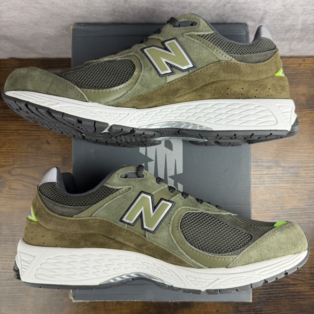 New Balance NEW New Balance 2002R Camo Green Nettle Green Sz 14 ML2002RG Size US 14 / EU 47 - 4 Thumbnail