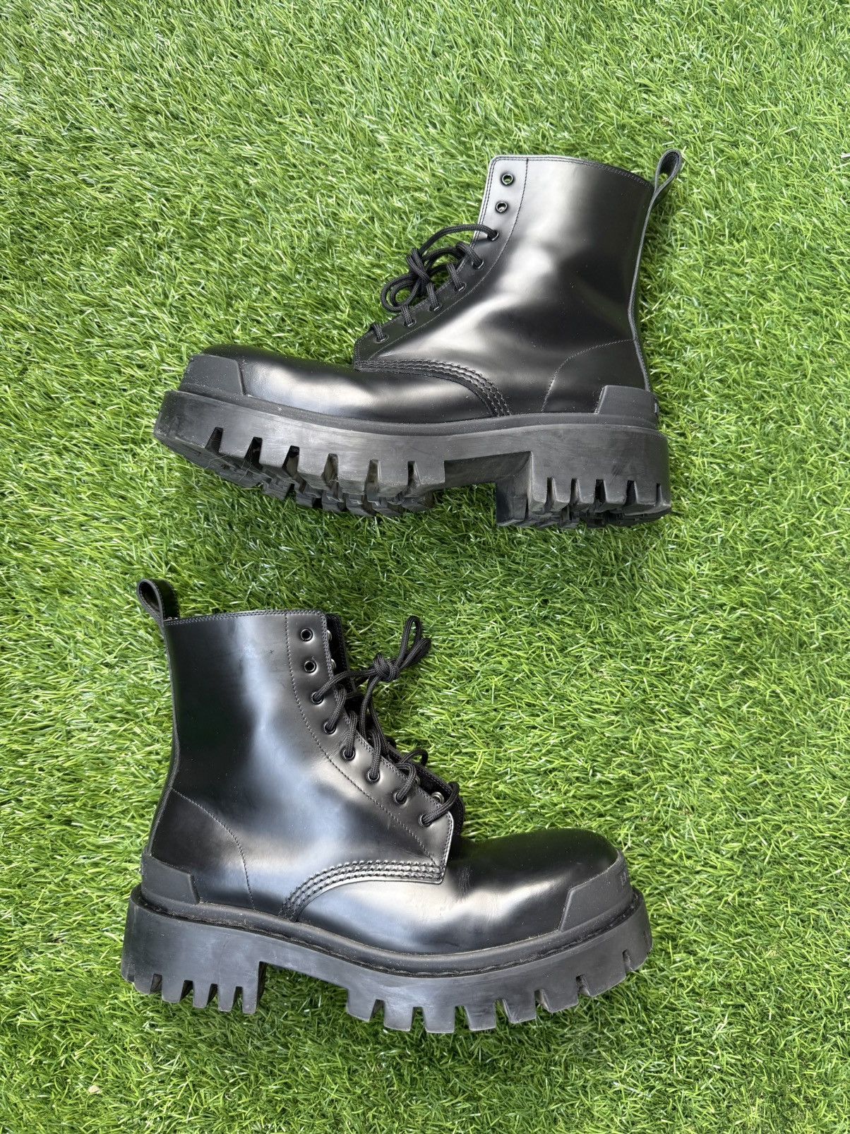 Balenciaga Balenciaga Strike Boot Black Size 41 Size US 8 / EU 41 - 1 Thumbnail