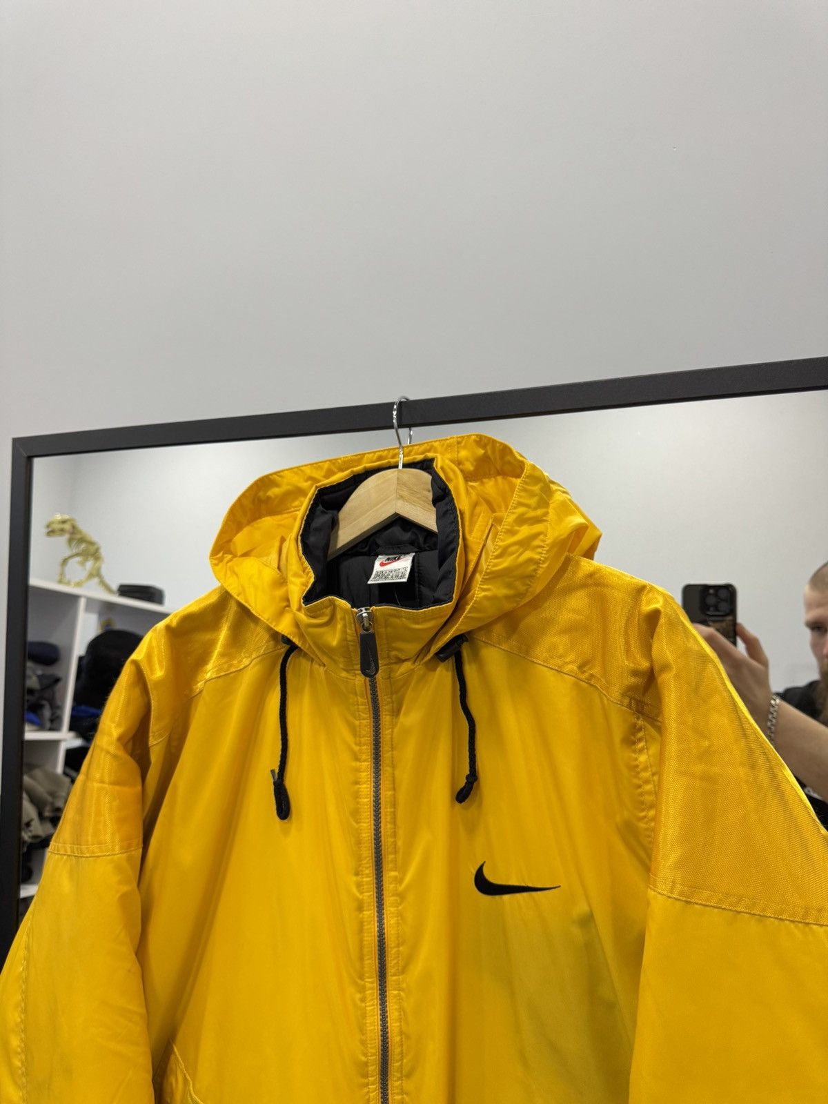 Nike Nike big logo yellow vintage jacket size M-L Size US M / EU 48-50 / 2 - 11 Thumbnail