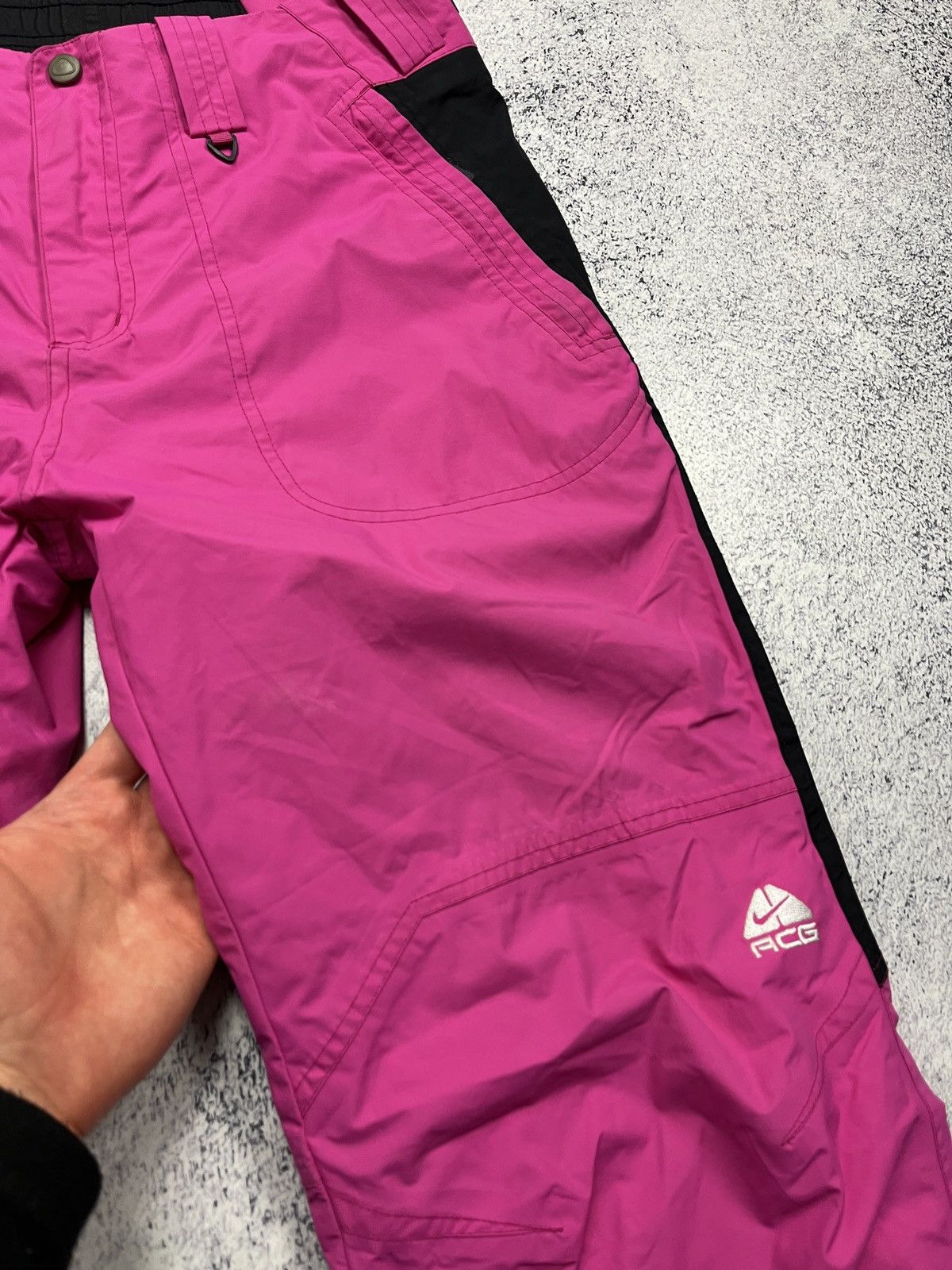 Nike Vintage Nike ACG Ski Snowboard Pants Y2K Pink Gorpcore Hype Size 30" / US 8 / IT 44 - 16 Thumbnail