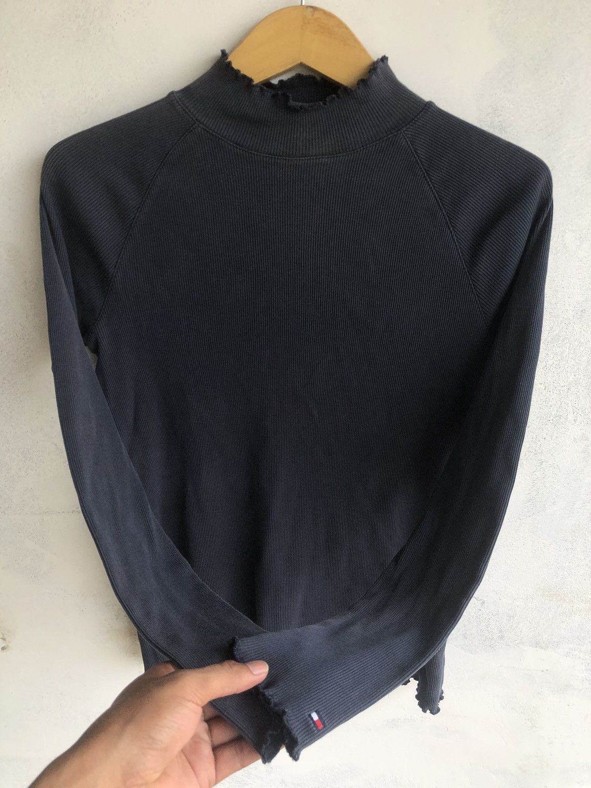 Japanese Brand × Tommy Hilfiger Distressed Sun Faded Tommy Hilfiger LongSleeve Size US M / EU 48-50 / 2 - 2 Thumbnail
