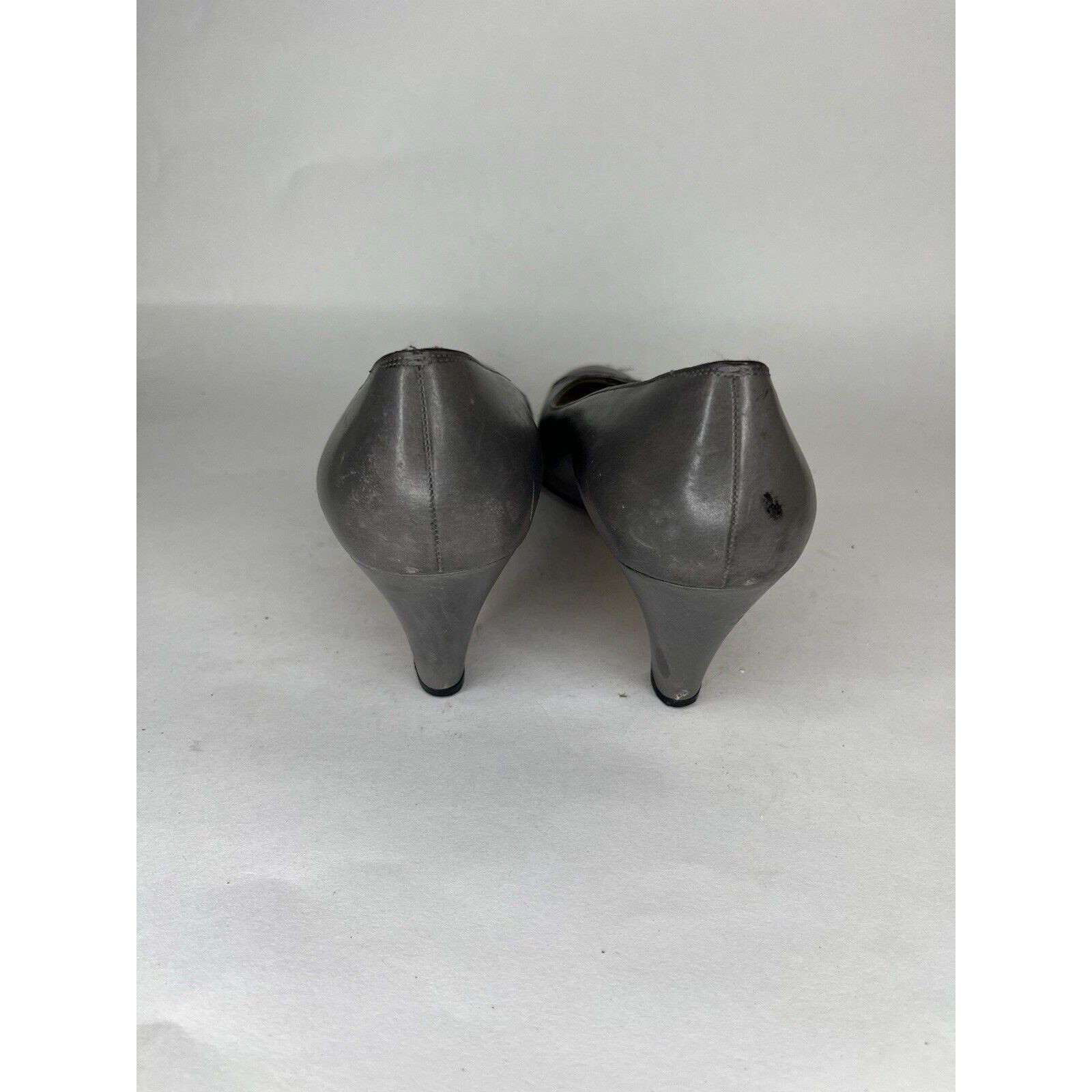 Salvatore Ferragamo Salvatore Ferragamo Gray Leather Green Dress Heels Women’s S Size US 10 / IT 40 - 9 Thumbnail